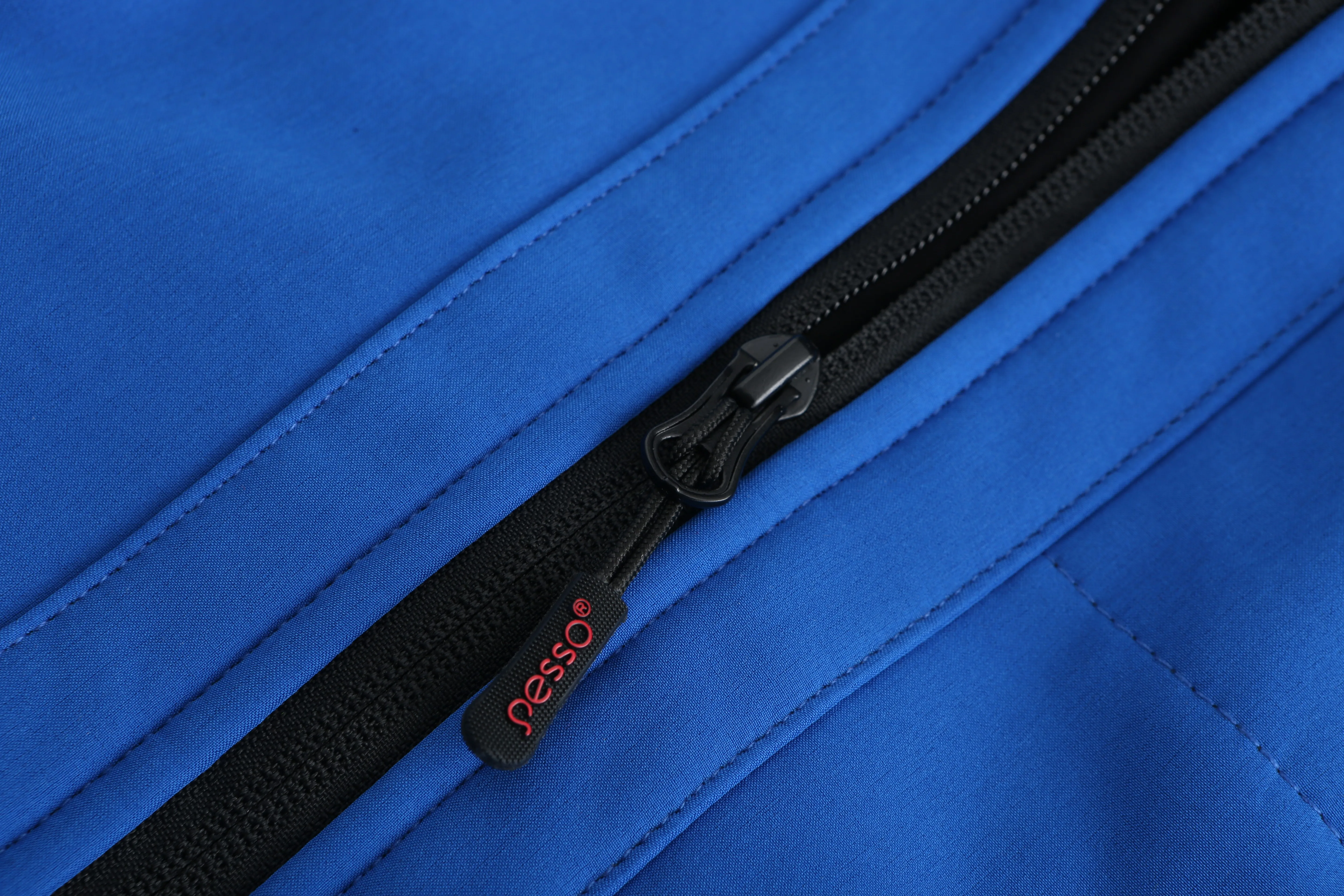 Customized OEM Design Cheap Soft Shell Winter Outdoor 95% Polyester 5% Spandex Men Softshell Jacket