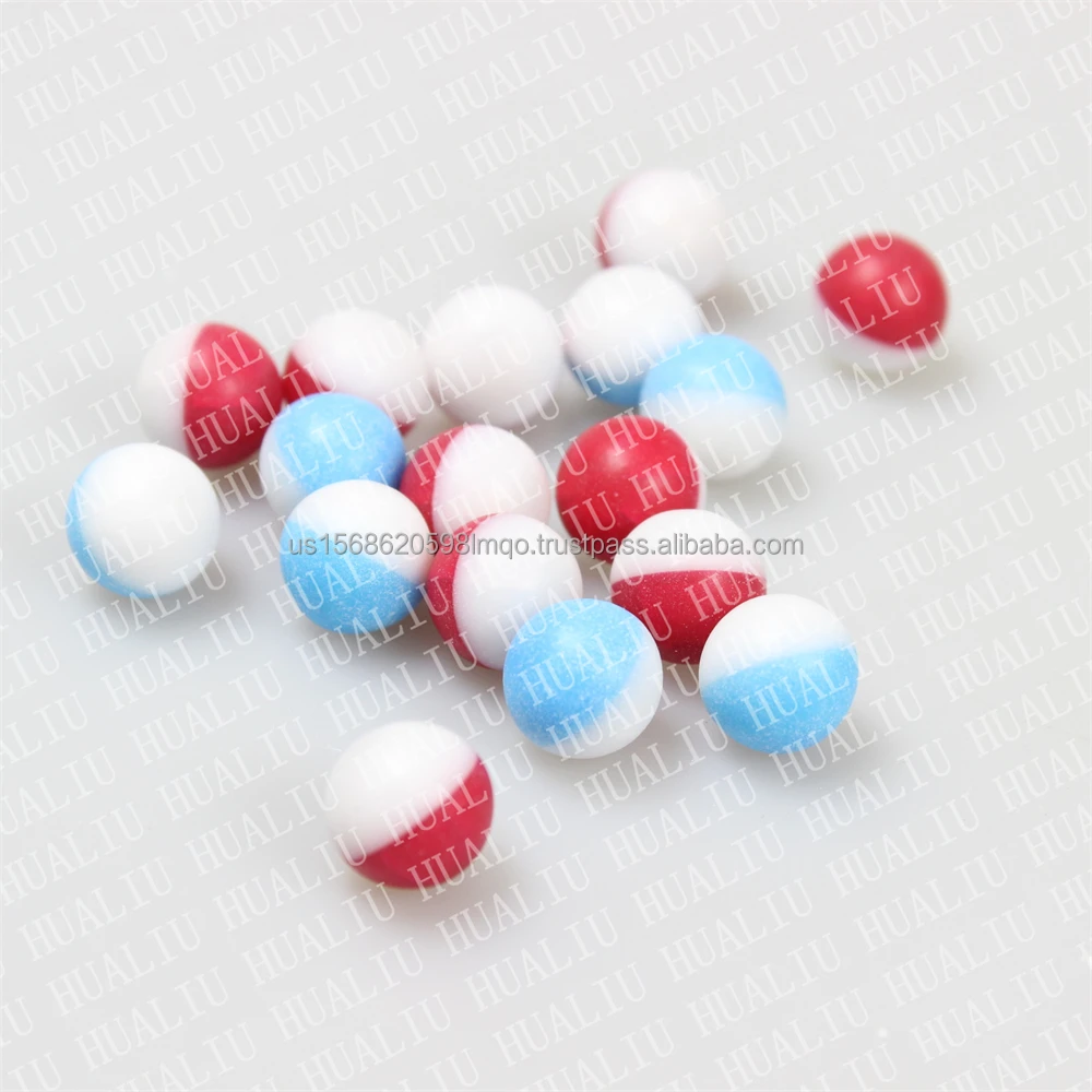 Gun shooting colorful paintball powder 0.68 caliber paintballs