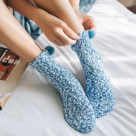 wholesale low MOQ woman Fashion Cupcakes Bed winter Coral Fleece Velvet Warm Floor Gift fluffy socks for women