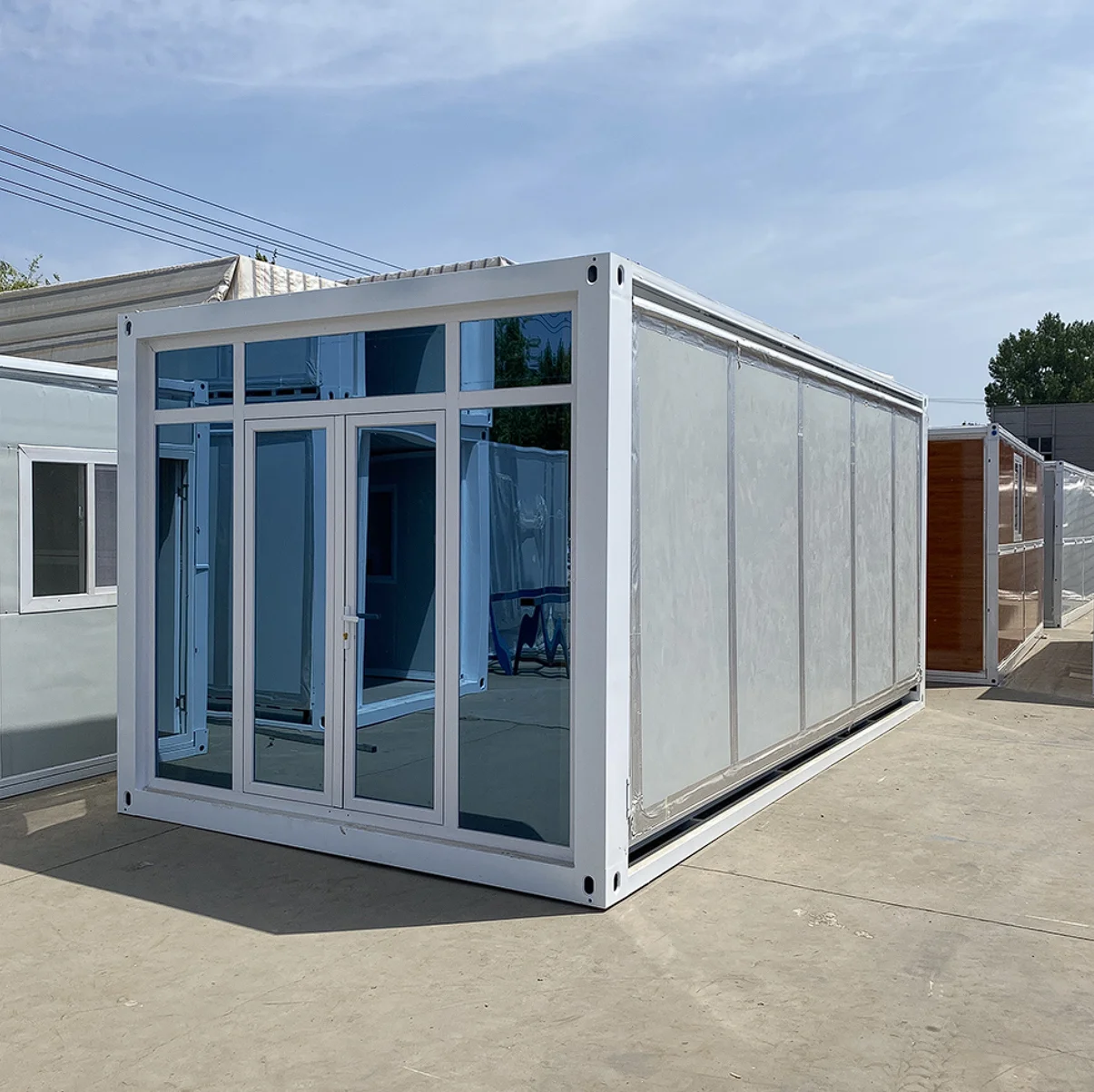 Insulated 20/40 ft Villa Prefabricated Expandable Container House Waterproof Prefab Mobile Home 2 3 Bedroom