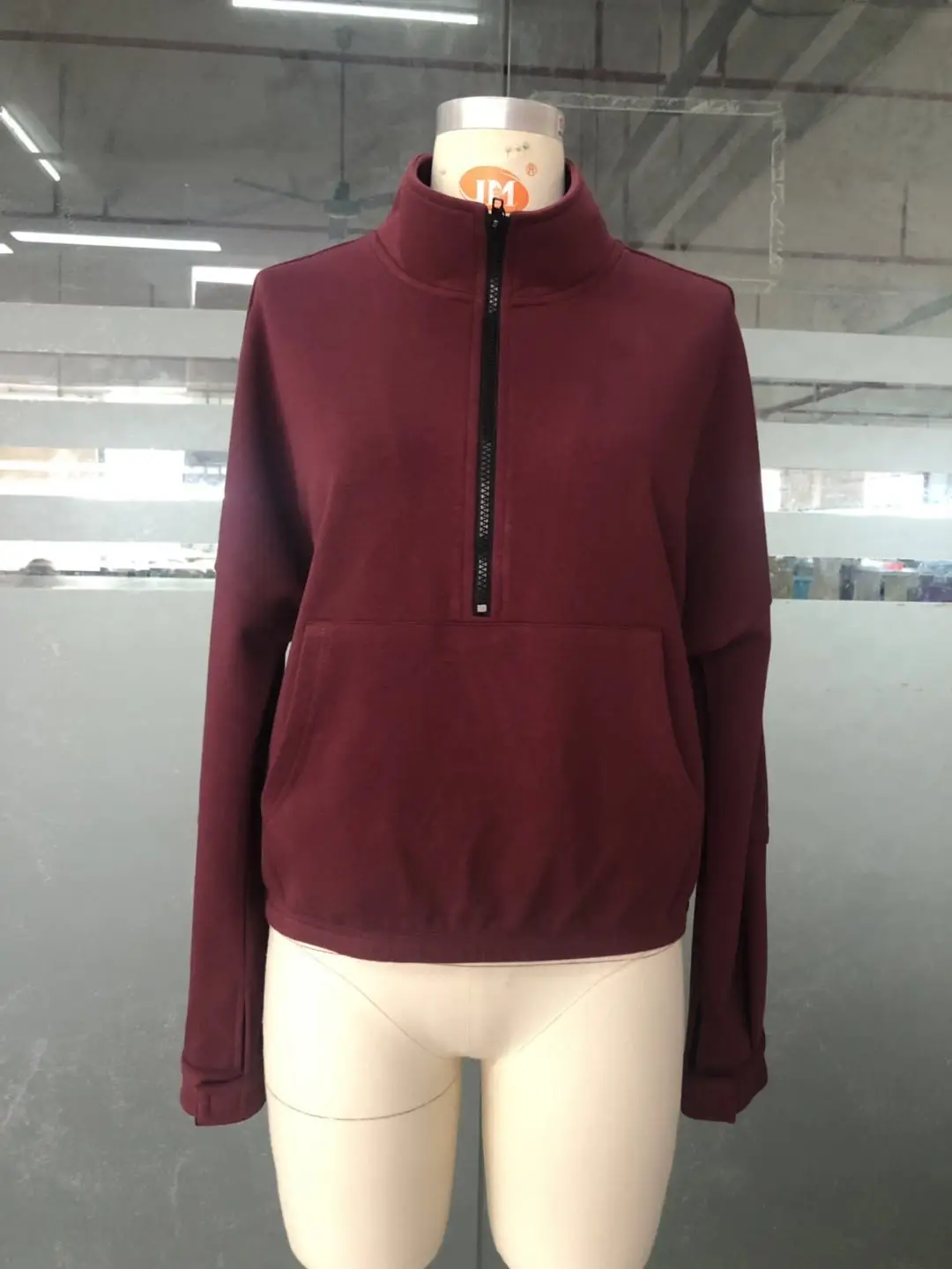 Уличная одежда 2021, кроп-топ для тренировок с открытыми плечами, худи на молнии бордового цвета для женщин