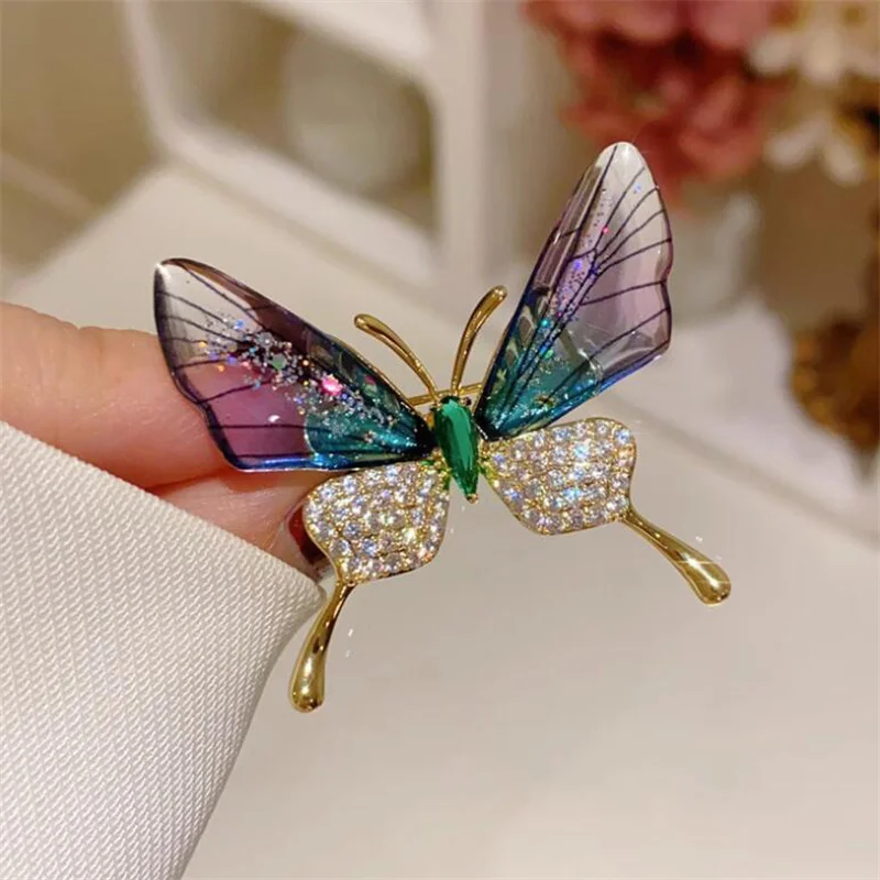 Rinhoo Elegant Green Resin Butterfly Brooch Pin Insect Wings Women Suit Rhinestone Brooch Pins Elegant Clothing Accessories