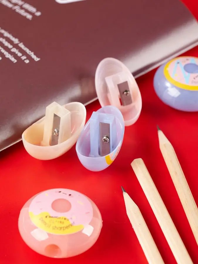 Customized sharpener for pencil School office stationery  colored  manual plastic kids cute small pencil sharpener for studends