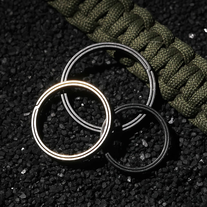 Titanium Alloy Keychain Buckle Key Ring Lightweight for Male Creativity Gift Wholesale camping Accessories