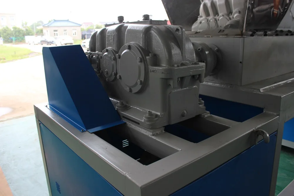 Промышленный двухвальный измельчитель картона/Измельчитель отработанных деревянных поддонов