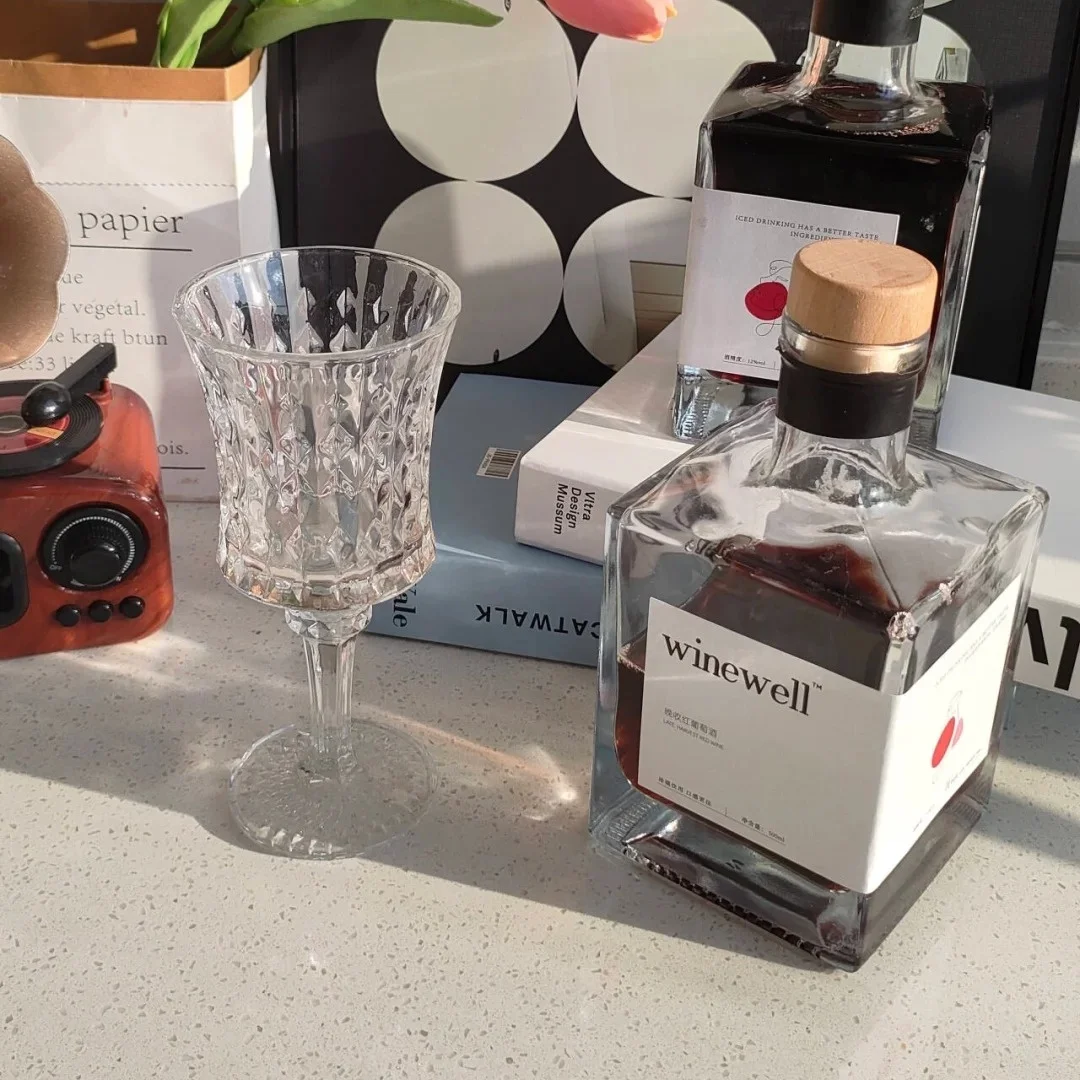 Wholesale square spirit wine liquor bottles 500ml glass bottle for vodka brandy whiskey