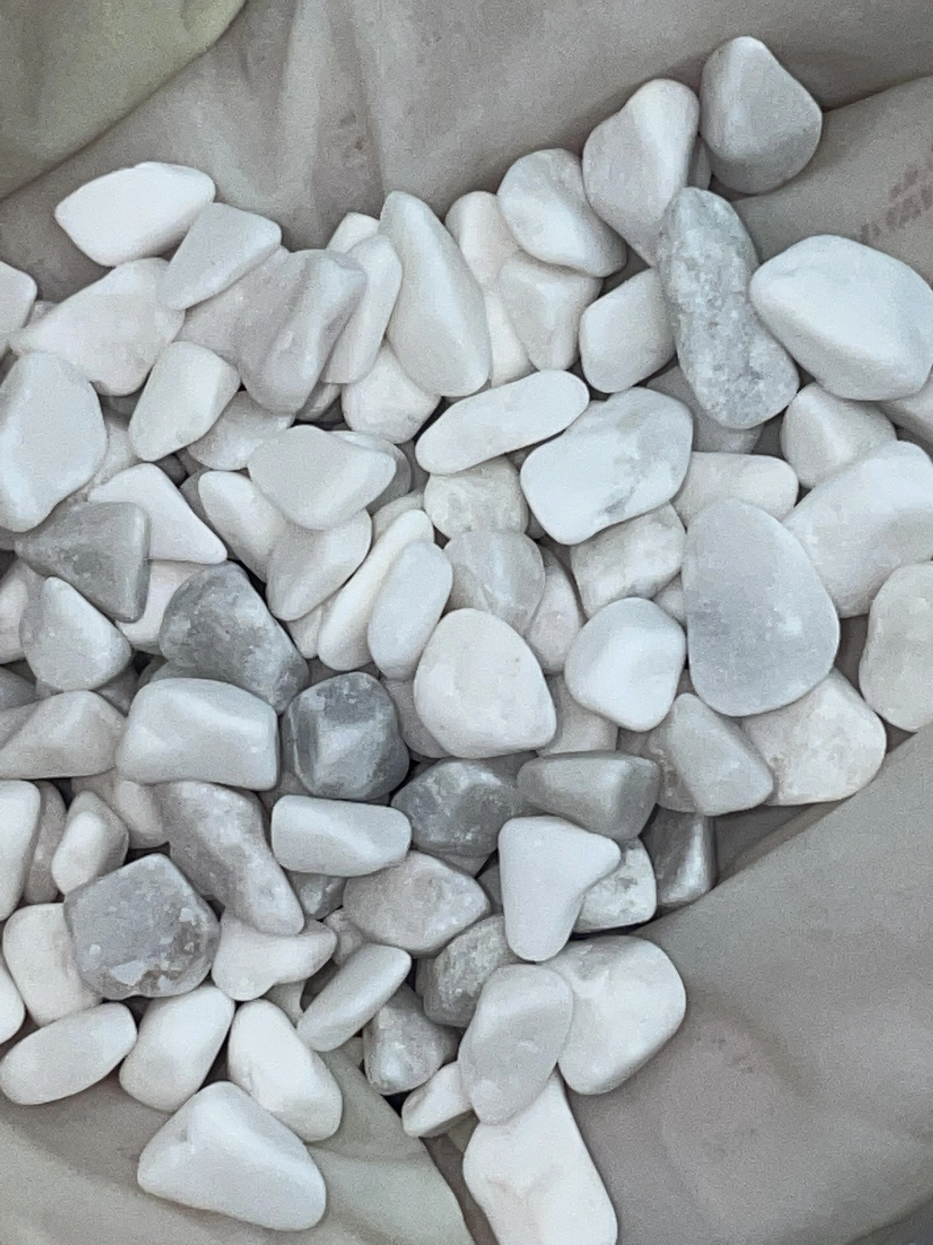 Tons Of Rough Unpolished Marble Stone Tumble Cobble Decoration White Pebbles Stones Gravel Rocks White Bag