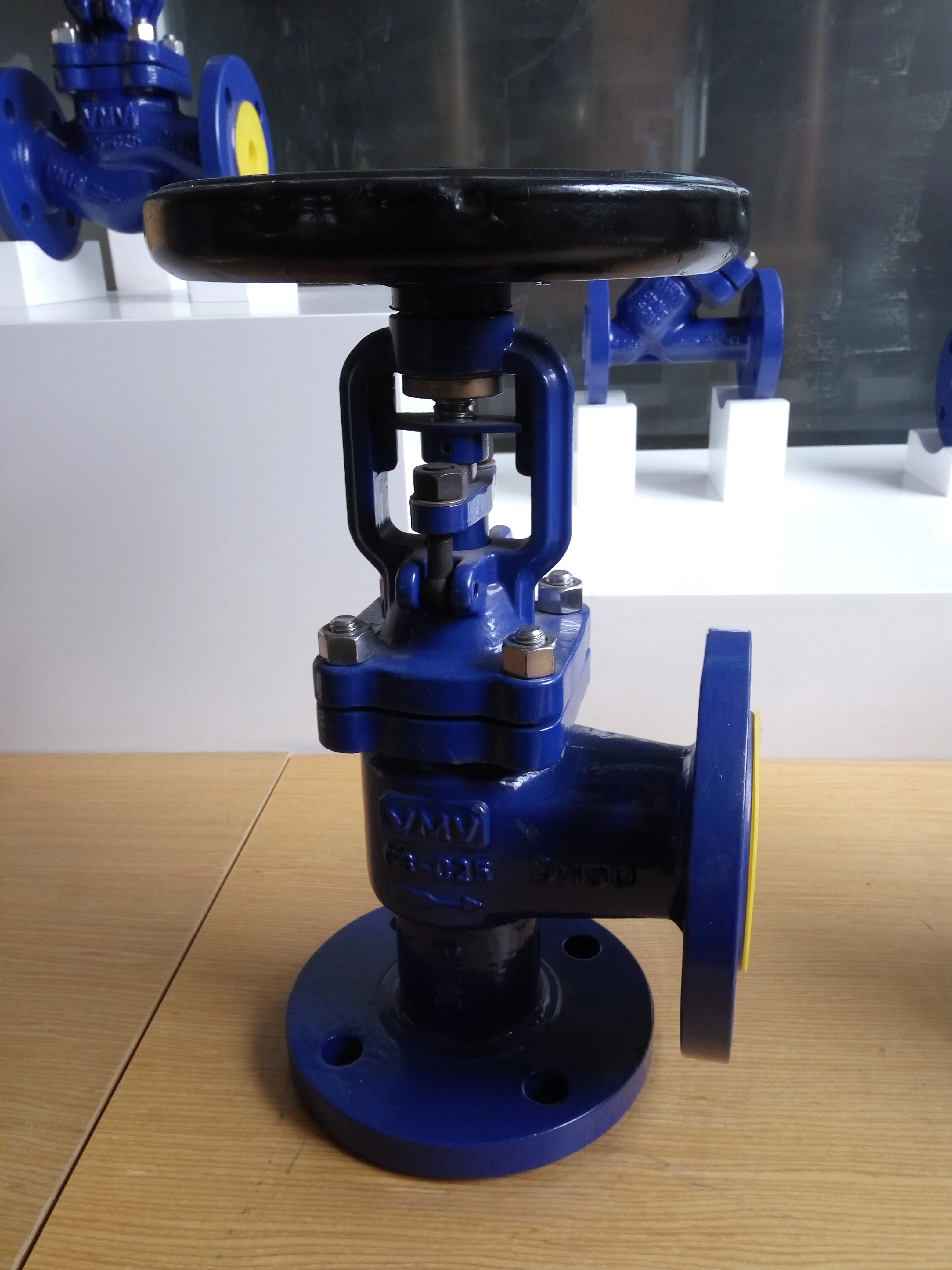 
China Wenzhou Manufacturer VMV Steam and Thermal Oil System WJ44 DIN Cast Steel PN16 PN40 angle TYPE Bellows Seal Globe Valve 