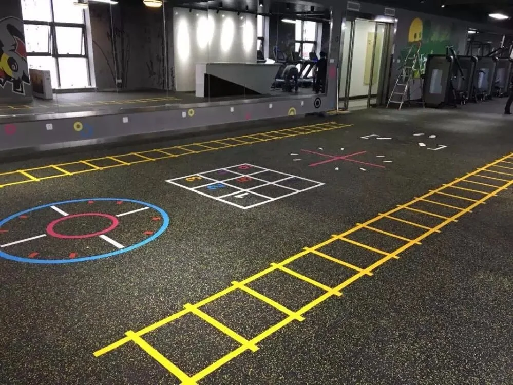 Оптовая продажа с фабрики, комнатный коврик для фитнеса и спортзала, высококачественный резиновый настил для спортзала, рулон кроссфита, клубный резиновый настил для спортзала, продажа