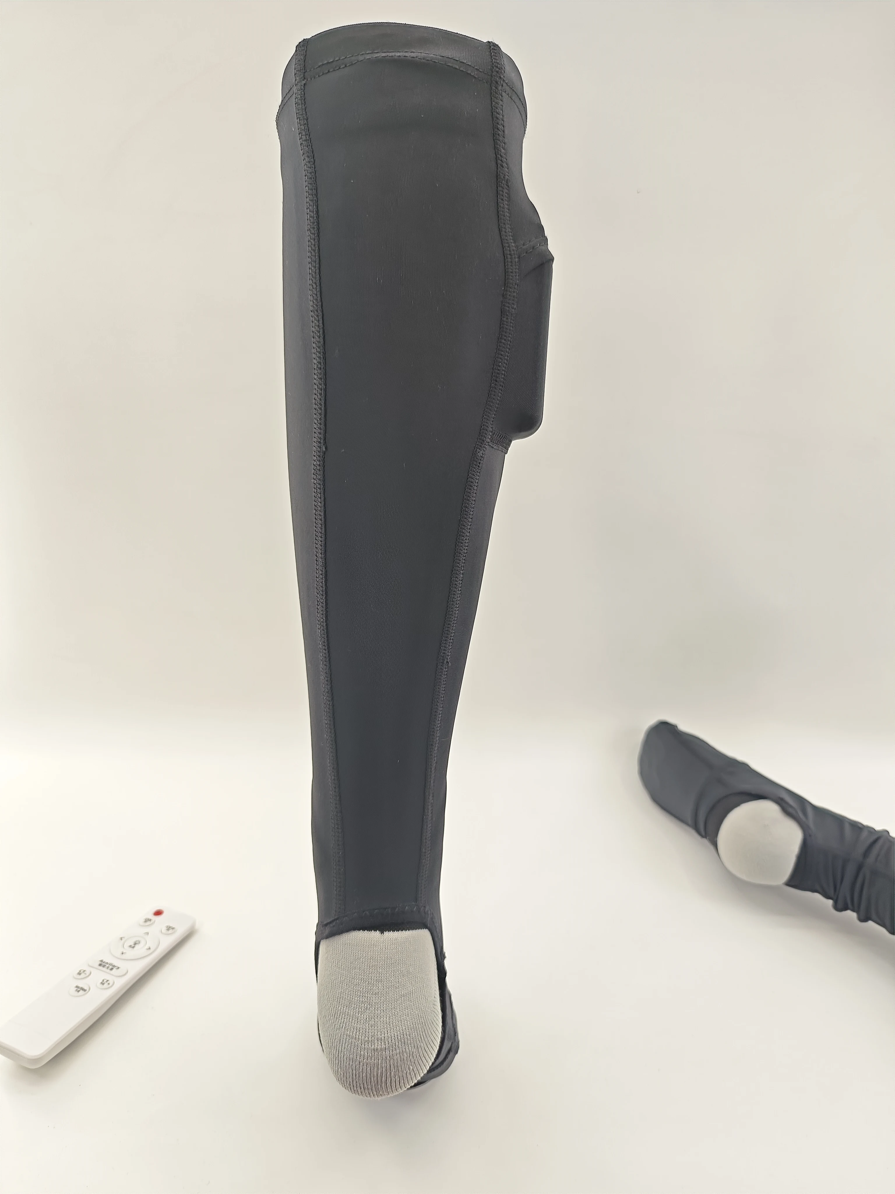 New type app control winter battery electrical heating heated socks for men