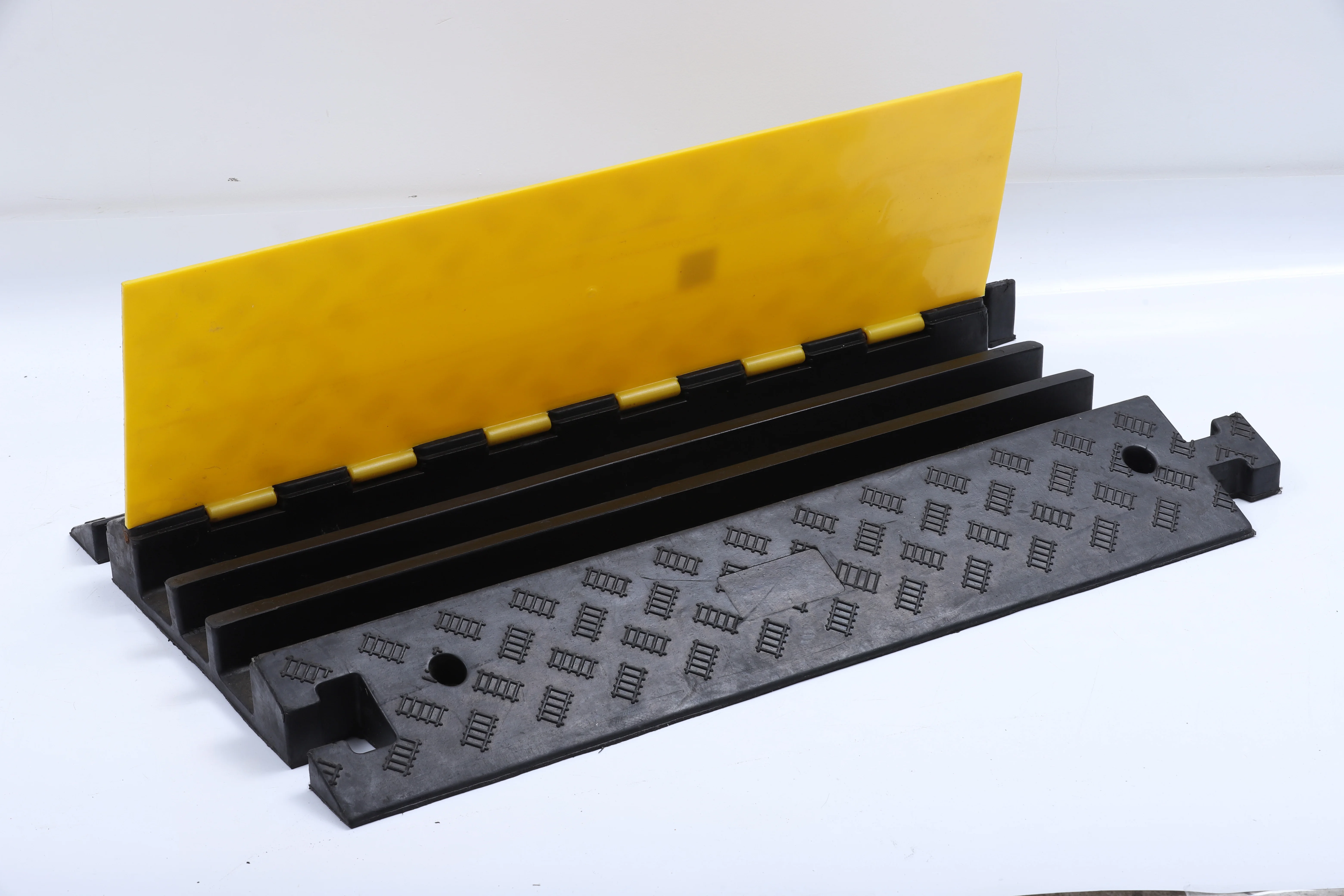 Road Driveway Curb Ramp Cable Hose Protector 45 corner 3 channels Cable Protector