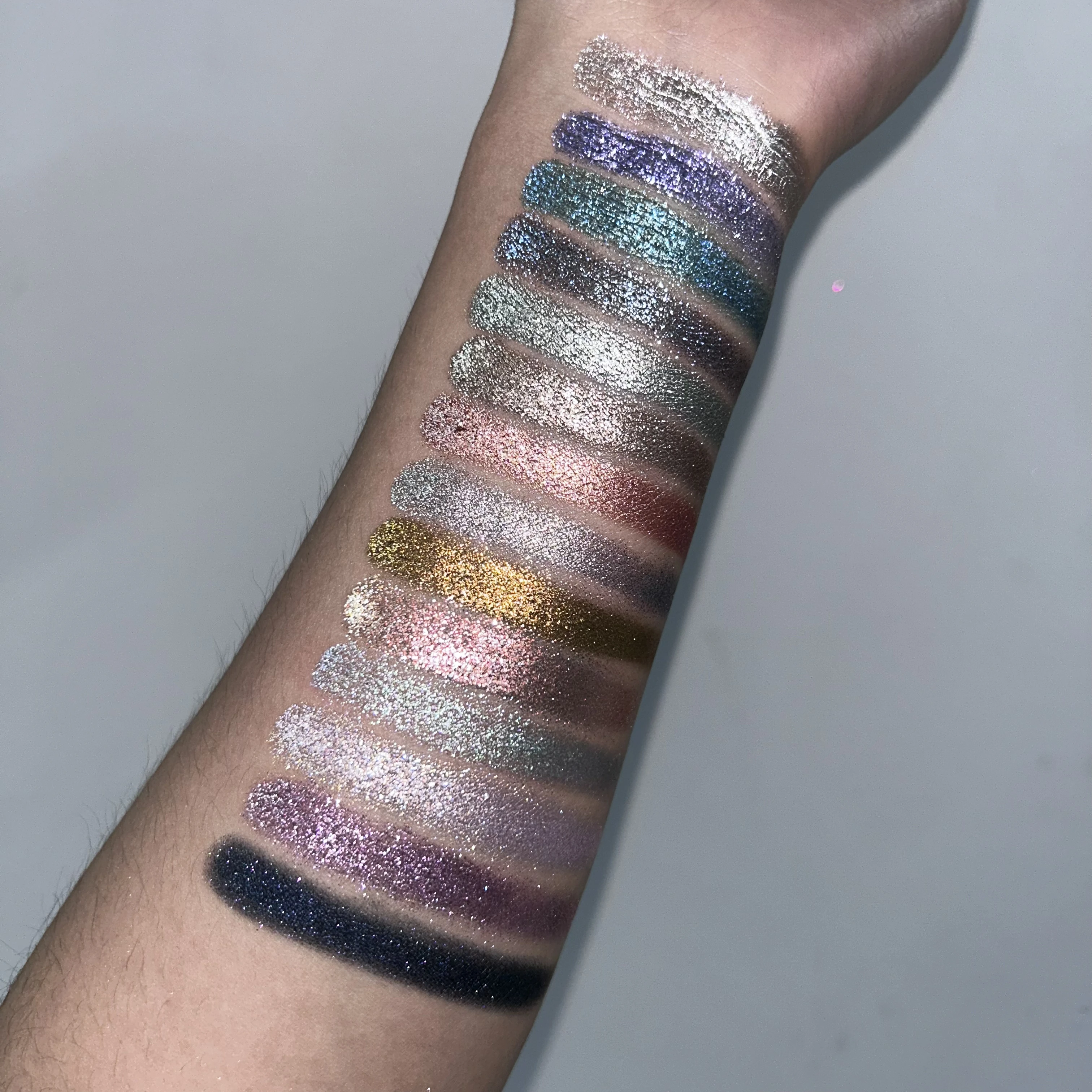 custom vegan eyeshadow shimmer Metallic duochrome sparkly glitter pigment nude color pressed eyeshades palette