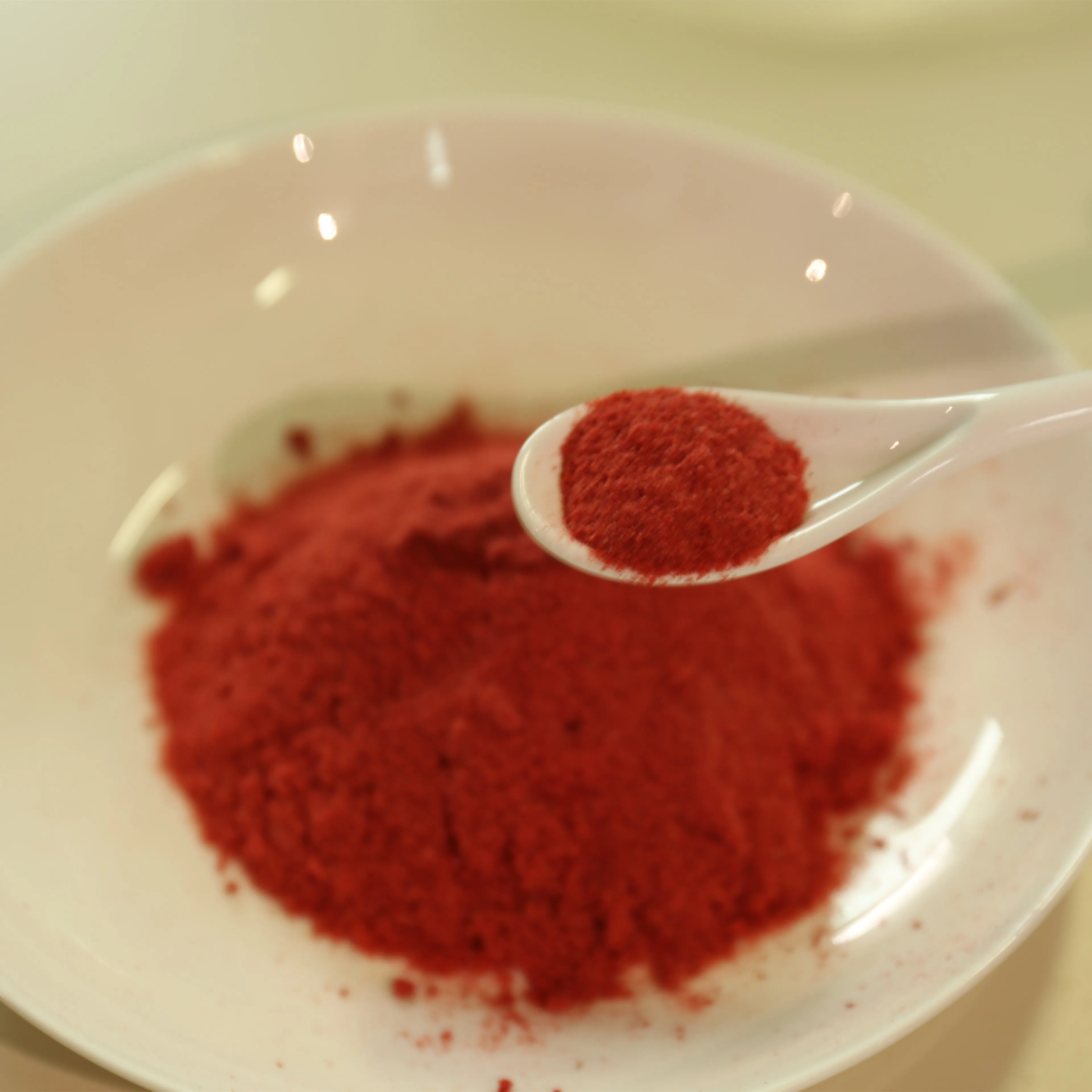 Замороженные сушеные фрукты OEM завод Замороженные сушеные клубники Ломтики/кубики Замороженные сушеные продукты