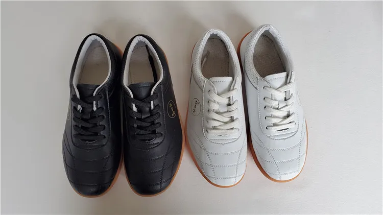 sports shoes sneakers