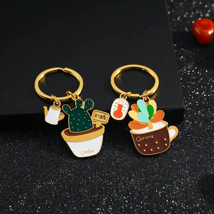 2024 Hot Selling Metallic Plant Keychain Custom Gold Color Soft Enamel Cactus Flower Keychain
