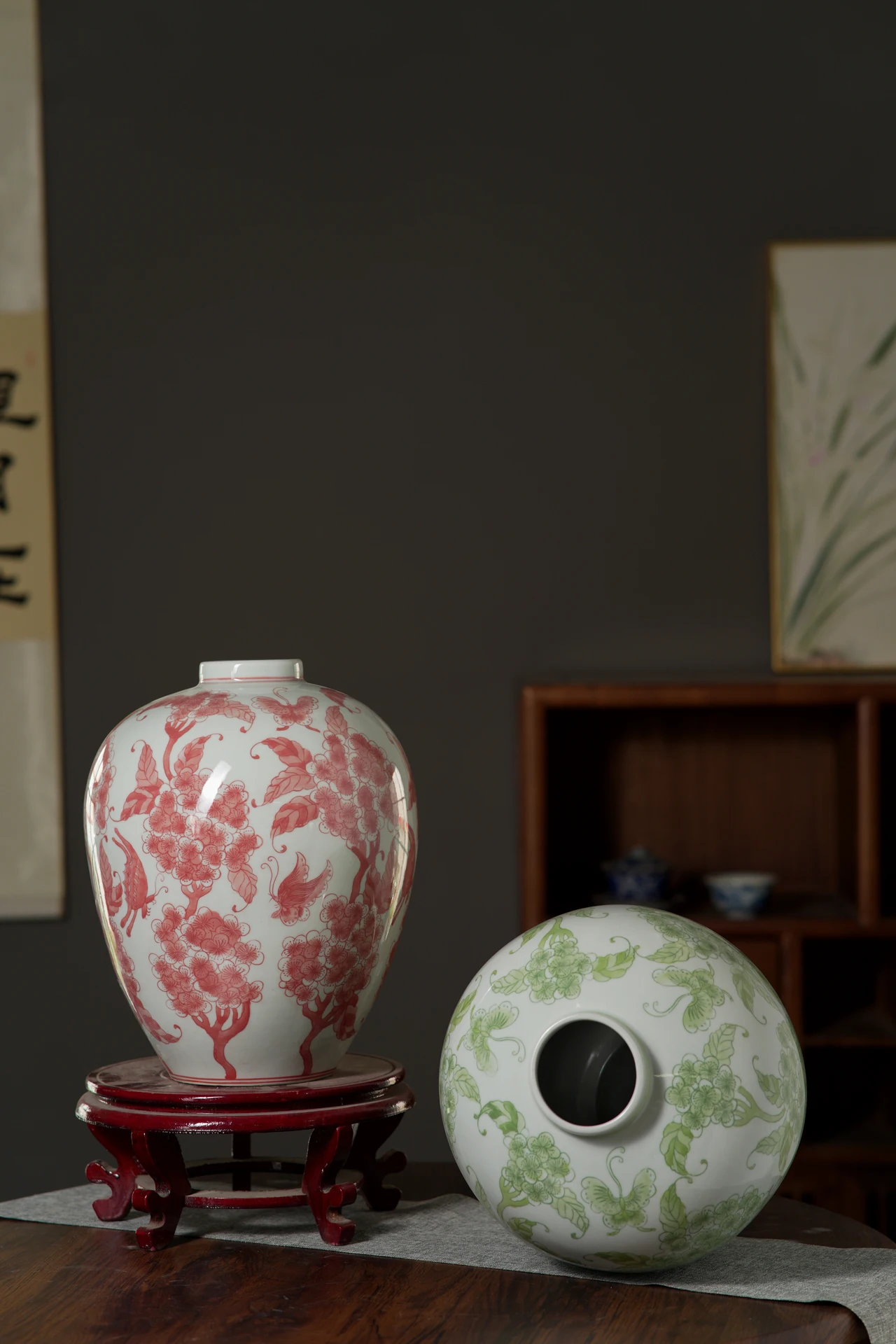 HomeWares Christmas Decorative round Bottles Pottery Ceramic & Porcelain Vases with Transparent Glaze Stone Type