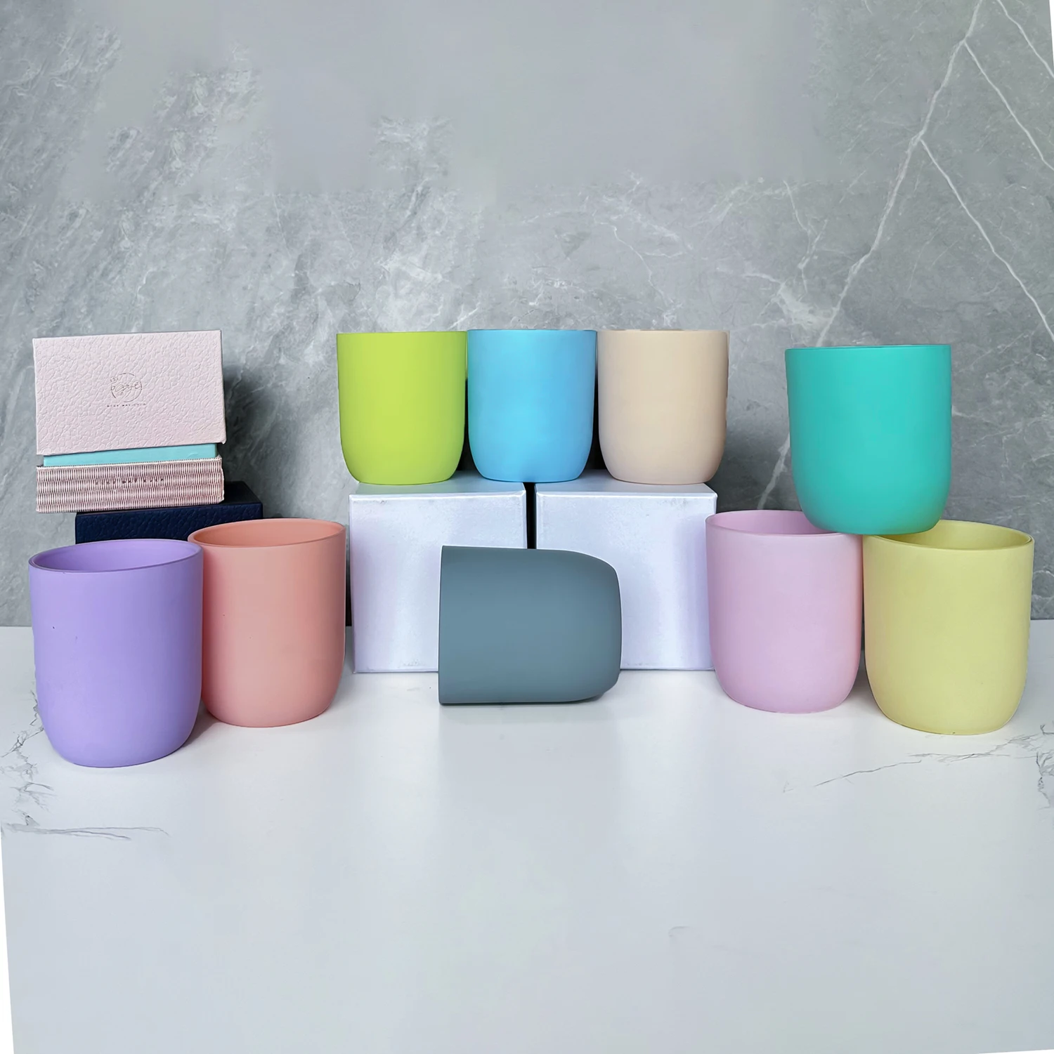 8 oz 10 oz 14 oz Round candle container large candle jars 380 520 ML customized packaging box Candle vessels with lids