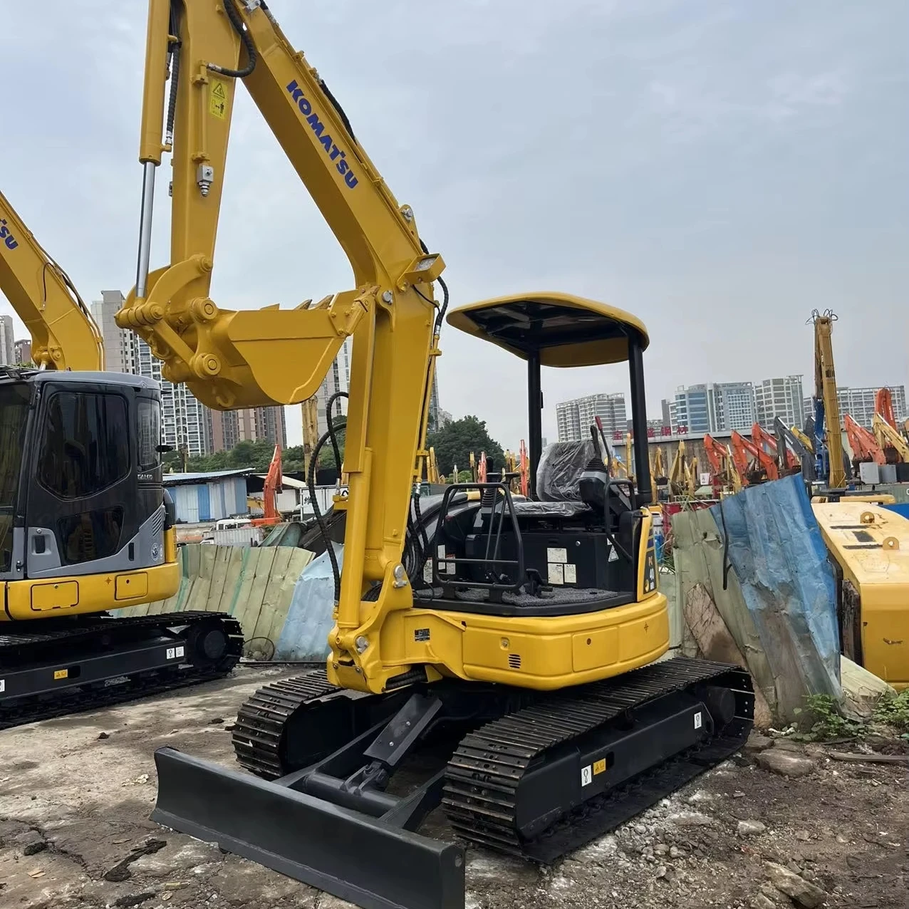 4-Тонный небольшой гидравлический экскаватор Komatsu PC40MR-2 гусеничный горячая Распродажа Подержанный компактный с кабиной и дешевая цена