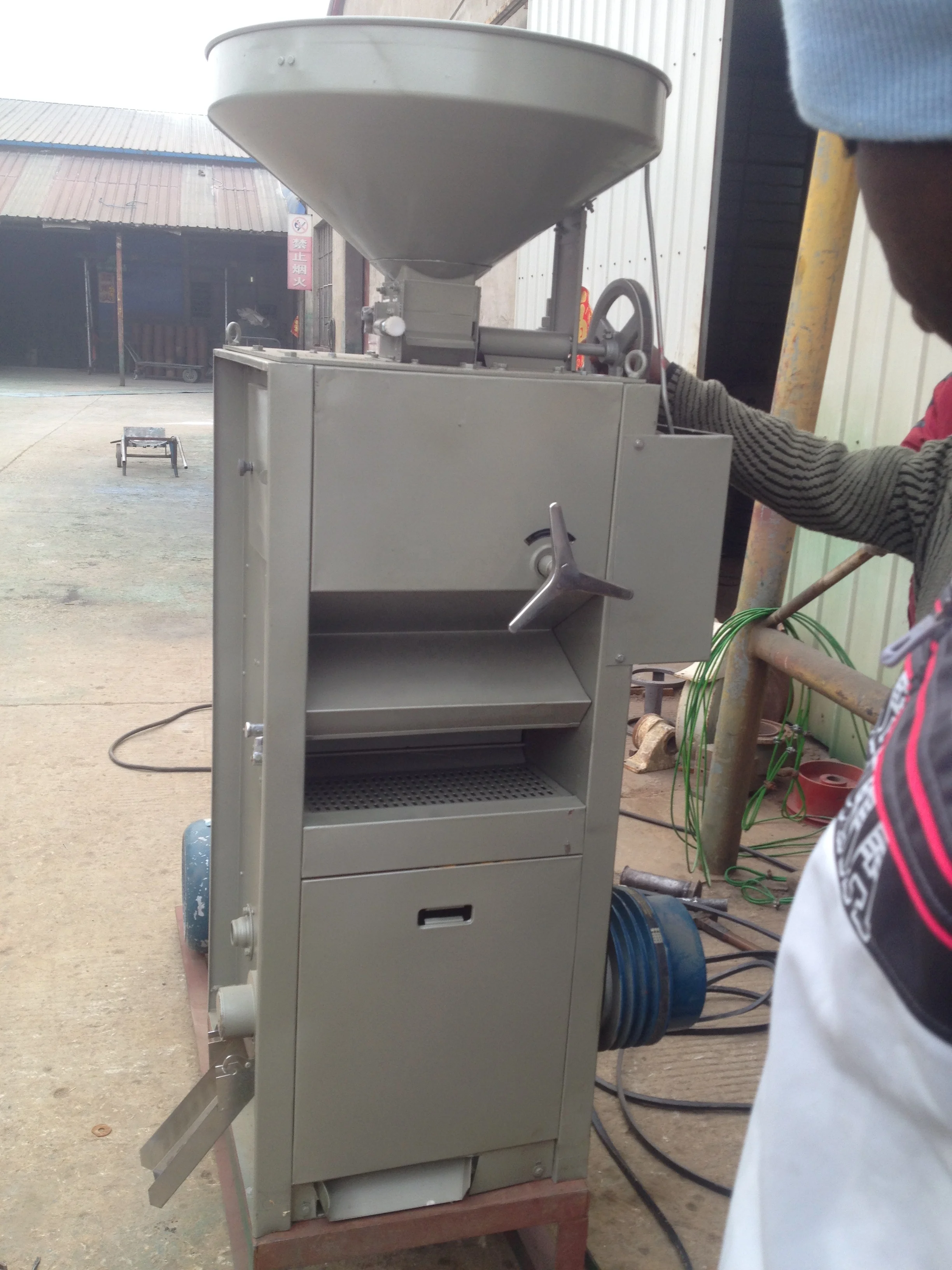 Hot Sell Small Mini Rice Milling Machine Complete Set Combined Rice Mill Equipment