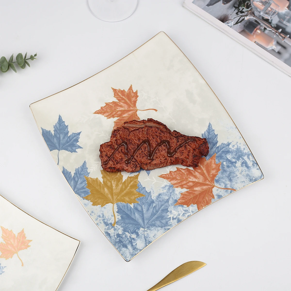 Western Style Porcelain Gold Rim Charger Plate Set Leaf Pattern Restaurant Dish Ceramic Plate