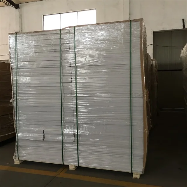 Pig farm using PVC panels for pig nursery pens