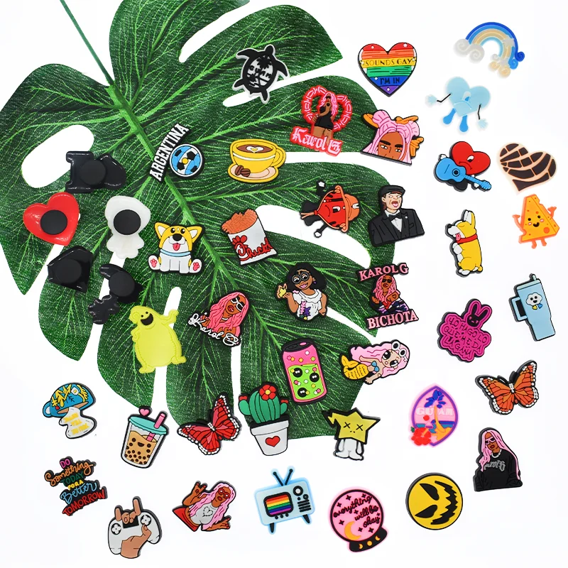 2023 New Arrival Cute Cartoon Shoe Decoration Frog Shoe Buckle Wholesale PVC Custom Clog for Cartoon Clog