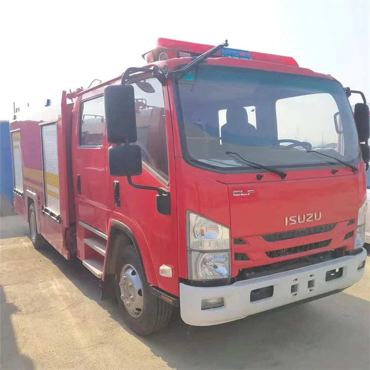 High Quality Japanese Brand ISUZU 3.5 Cubic Meter Fire Fighting Truck Manual Transmission Water Tank Fire Engine