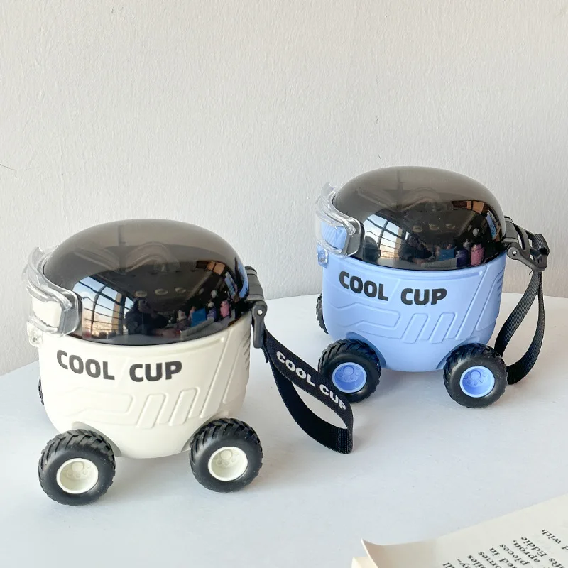 Seaygift children kids gifts creative Fun toys Mars cool car shaped plastic water bottle baby plastic straw drink cup with wheel
