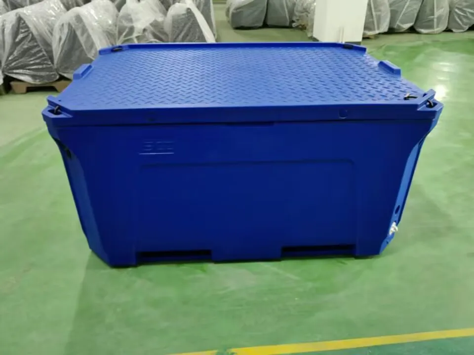660L Large capacity Roto molded fish bins cooler box Insulated Plastic Container
