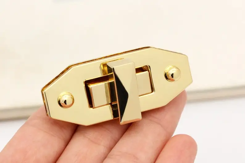 Custom design Twist Lock Fashion bag  Gold Purse Locks Metal bags hardware Handbag Lock Hardware for Bags
