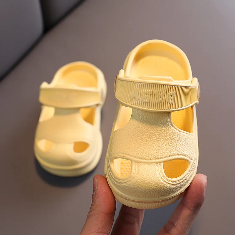 Summer New Baby Hole Shoes Children Nice Non -slip Soft Floor Old Boys Girl Beach Sandals