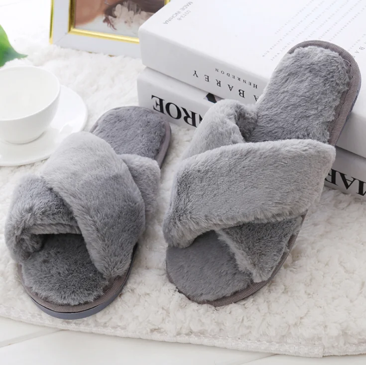 Fashionable Cozy Plush slides thick Home Wholesale clog Indoor Cross Plush Slippers Women Faux Fur Fluffy slippers