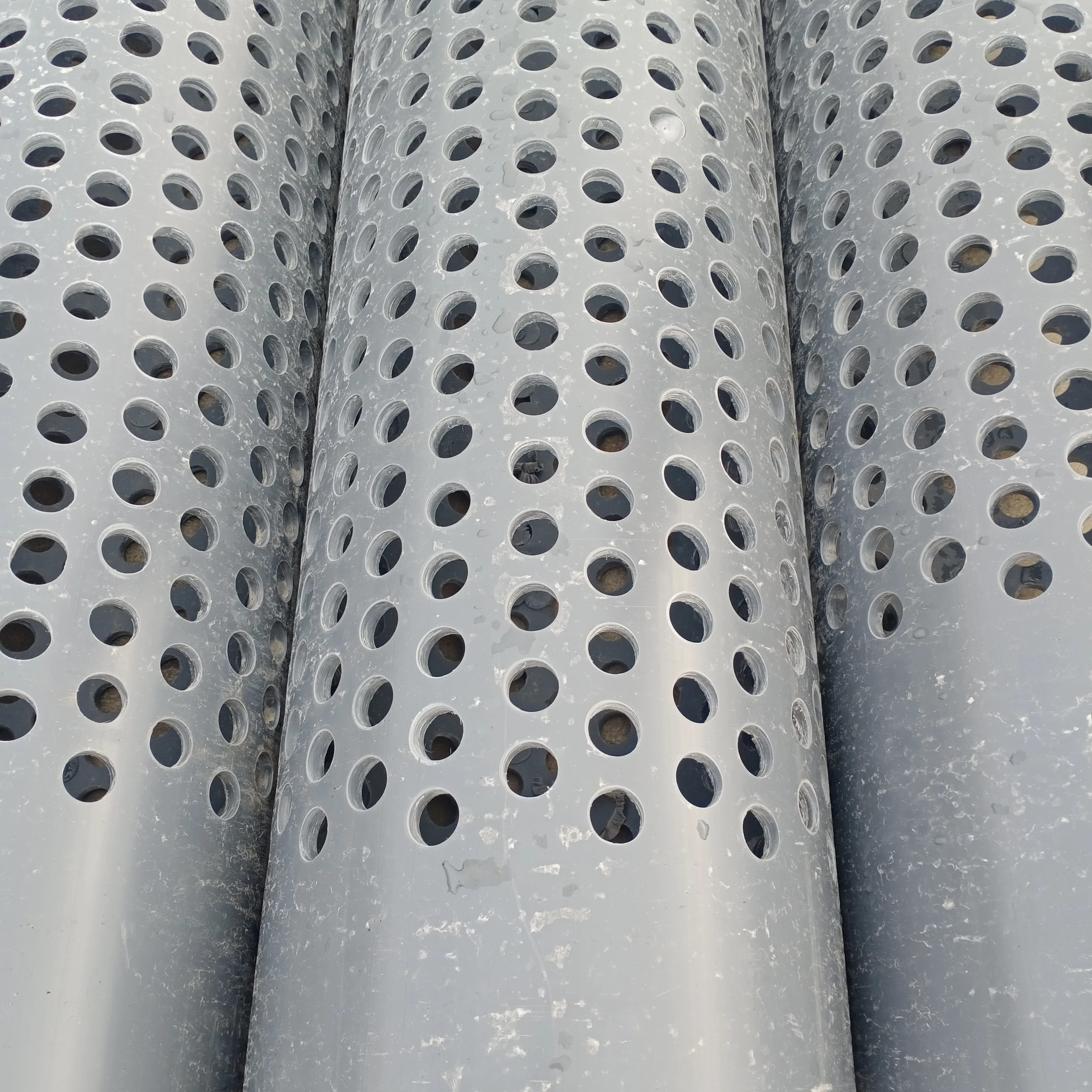 French Drain Perforated Pipe Water Well Plastic Pipe with 2 Perforations for Irrigation
