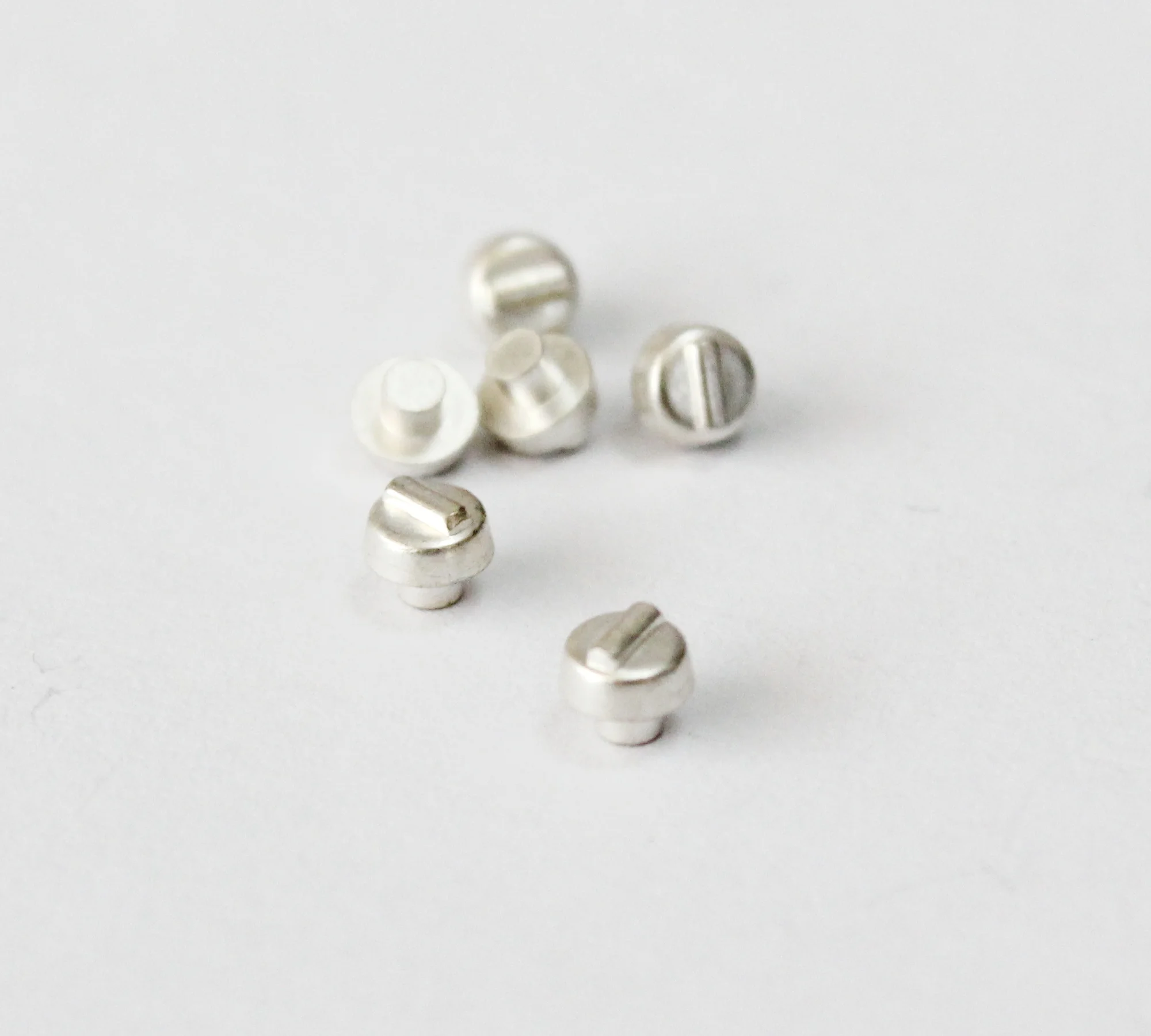 The silver contactor Rivets Circle size contact cripling head