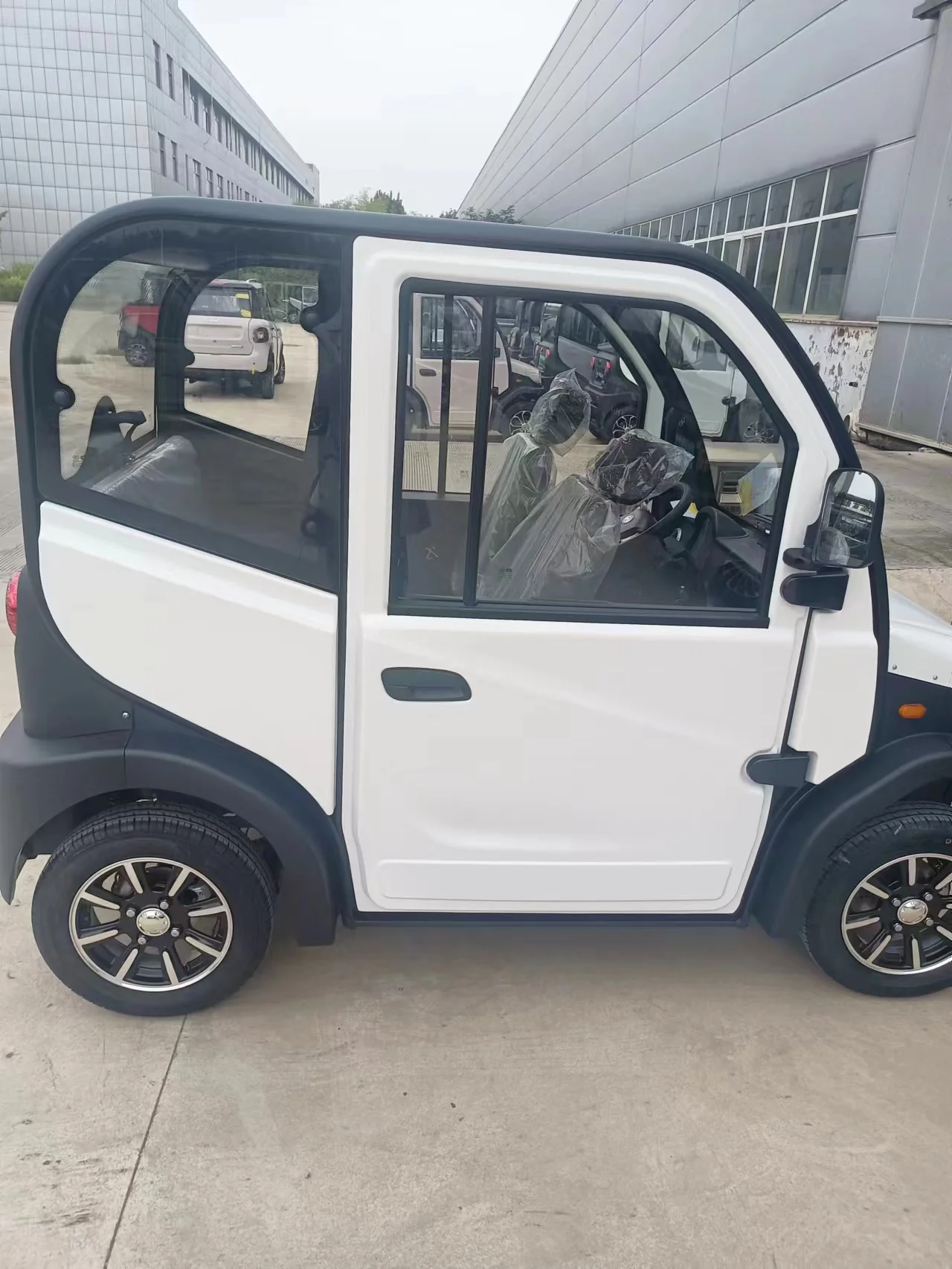 China 4 Wheel Electrical Street Legal Electric Car