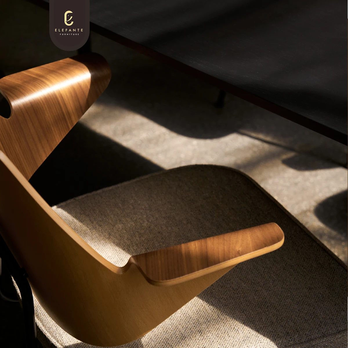 High Quality Designer Minimalist Walnut Plywood Bentwood Chair Metal Legs Modern Wooden Dining Chair For Bistro Cafe Restaurant