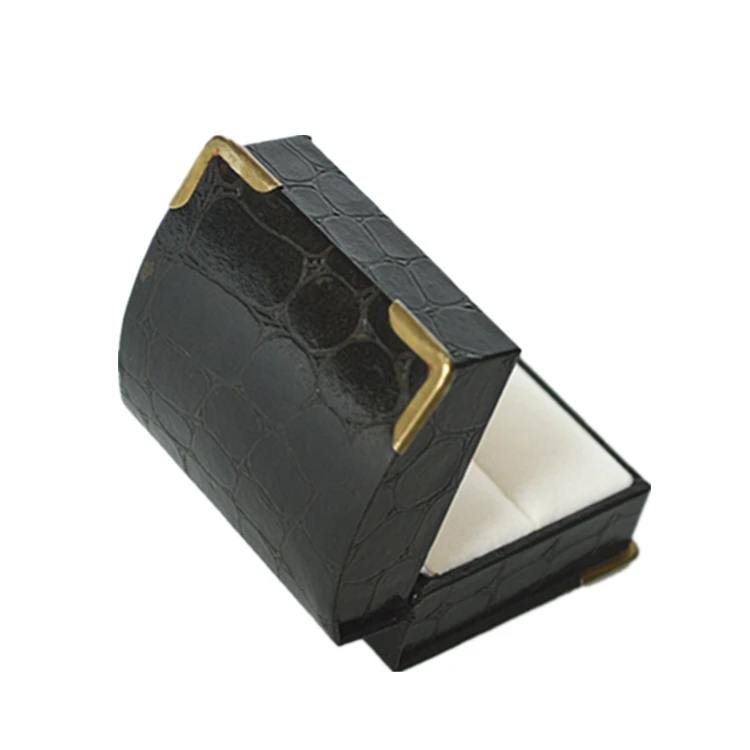 
Factory Made Custom logo Vaulted Black And White Leather Paper Metal Ring Slot Small Ring Packaging Jewelry box <img data-src=