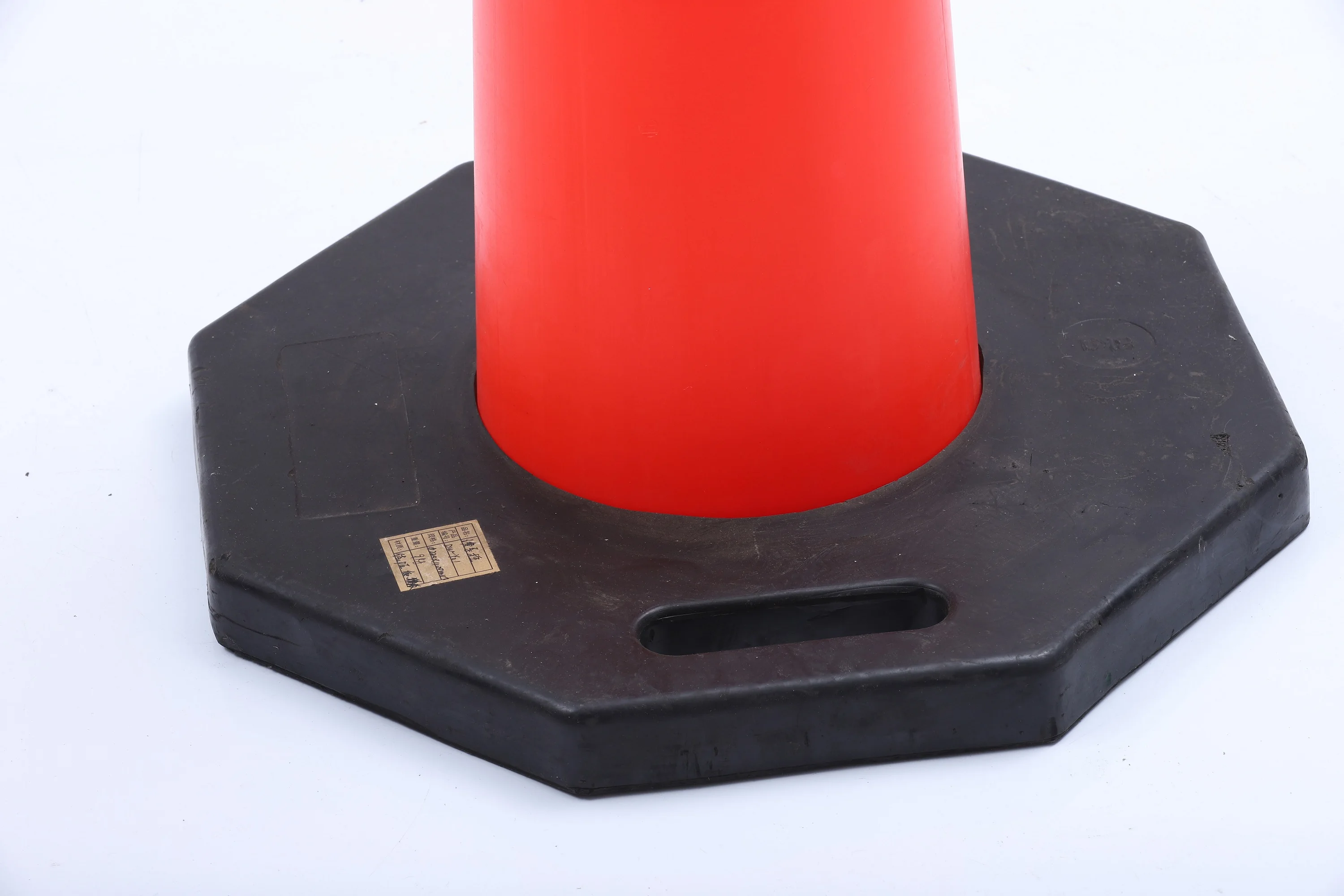 PE pole rubber base American standard delineators Cone Inducer