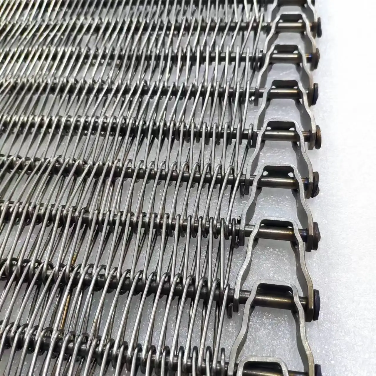 Direct Manufacturer Spiral Transportation System Metal Belt Stainless Steel Wire Mesh Industrial Food Oven Bakery Conveyor Belts