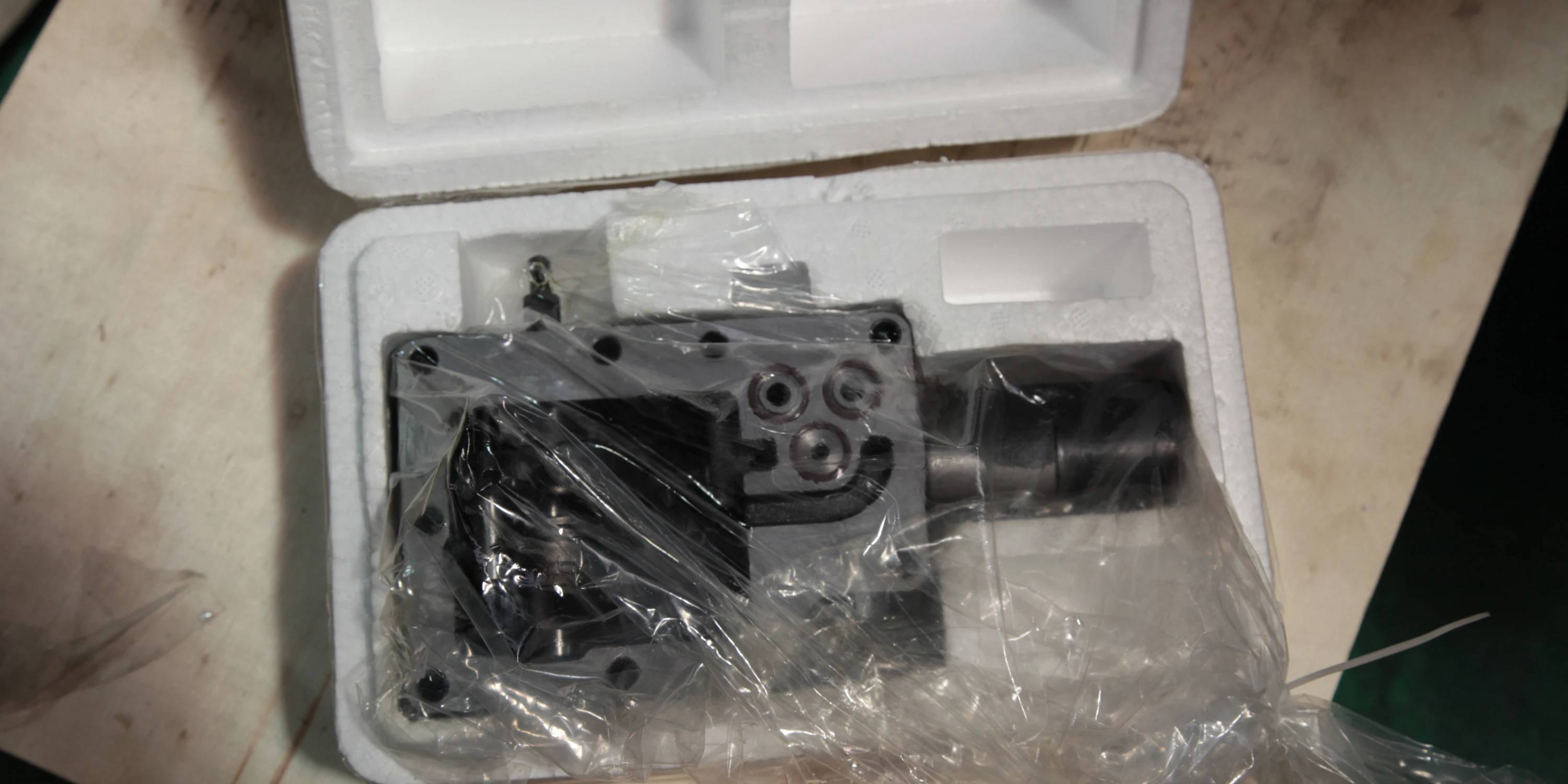 Hot Sale Mixer Concrete Pump Truck Roller Hydraulic Spare Parts For Sauer PV20 PV21 PV22 PV23 PV24 PV25 Manual Valve