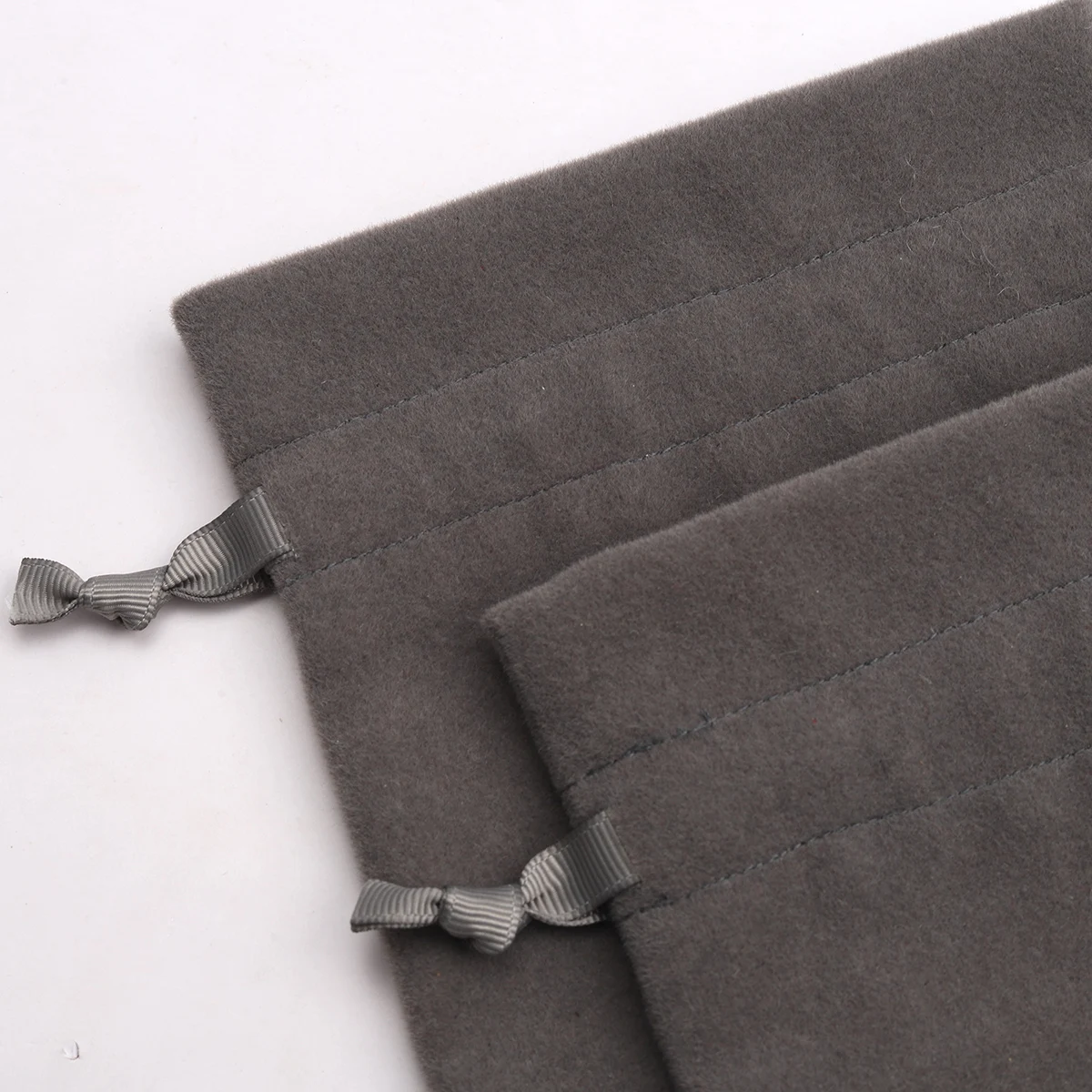Custom Logo Recyclable Drawstring Luxury Velvet Bags for Cosmetics Customizable High-End Packaging