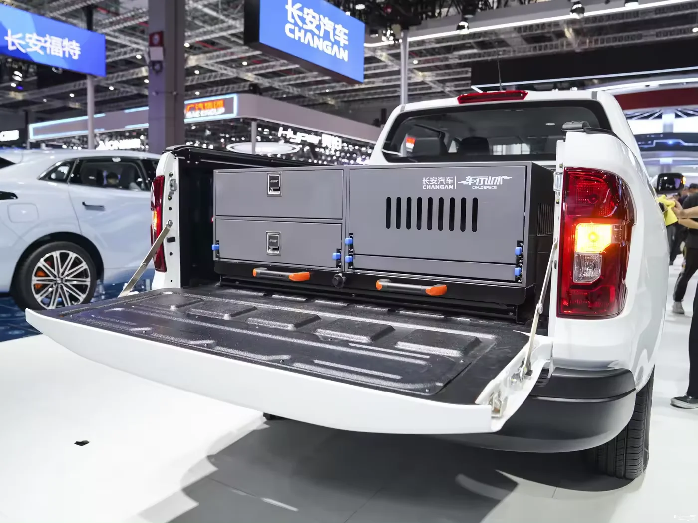 Changan Pickup Truck 2.0T Cargo Car 5 Seat Changan Lantuozhe High Performance Gasoline/Diesel Small Pickup Truck