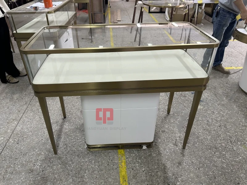 Elegant White Wooden Jewelry Display Showcase Tempered Glass Rounded Corner Display Counter Jewelry Store Display Showcase