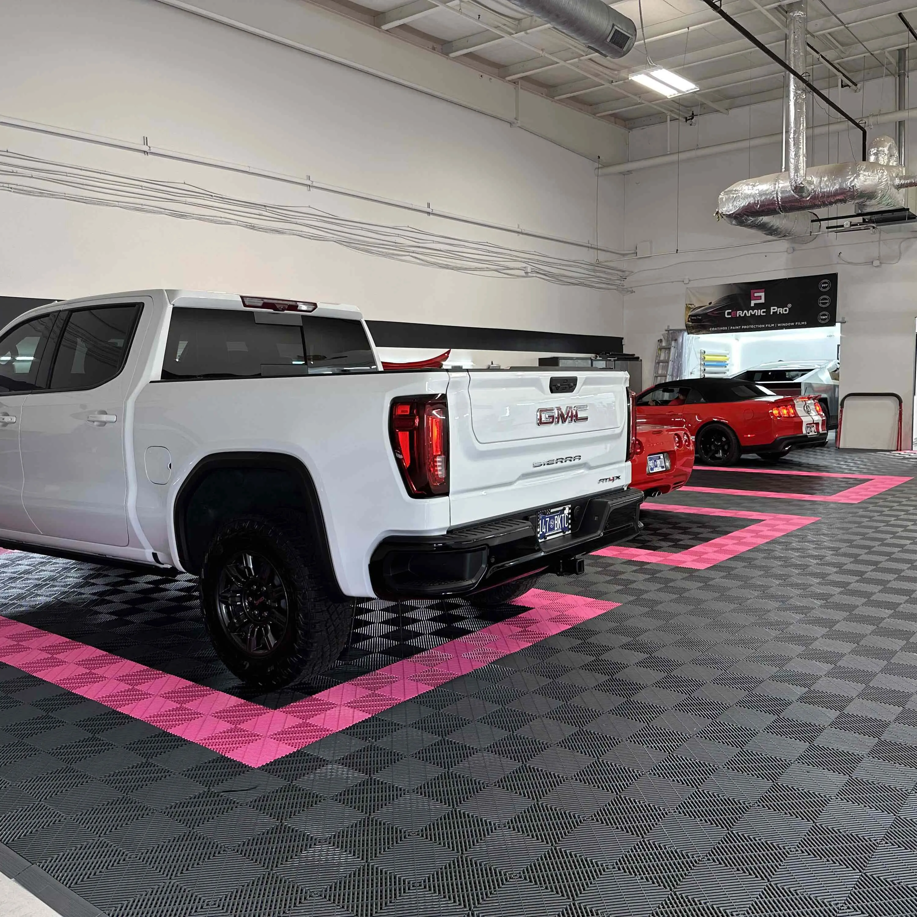 Heavy Duty Garage Floor Tile Garage Plastic Interlocking Flooring Tiles Industrial Mat for Workshop  Flooring Tiles