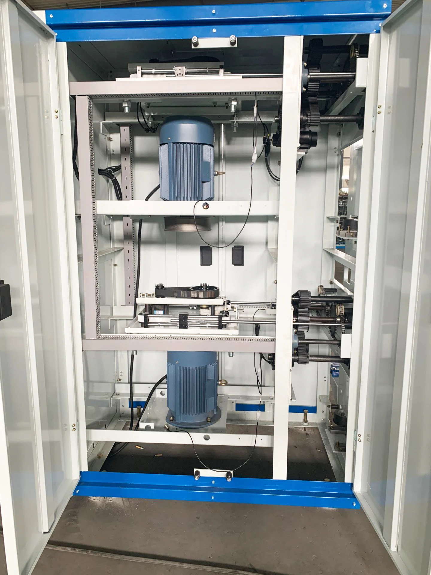 Twisting machine for DTY textured yarn/ yarn twisting machine