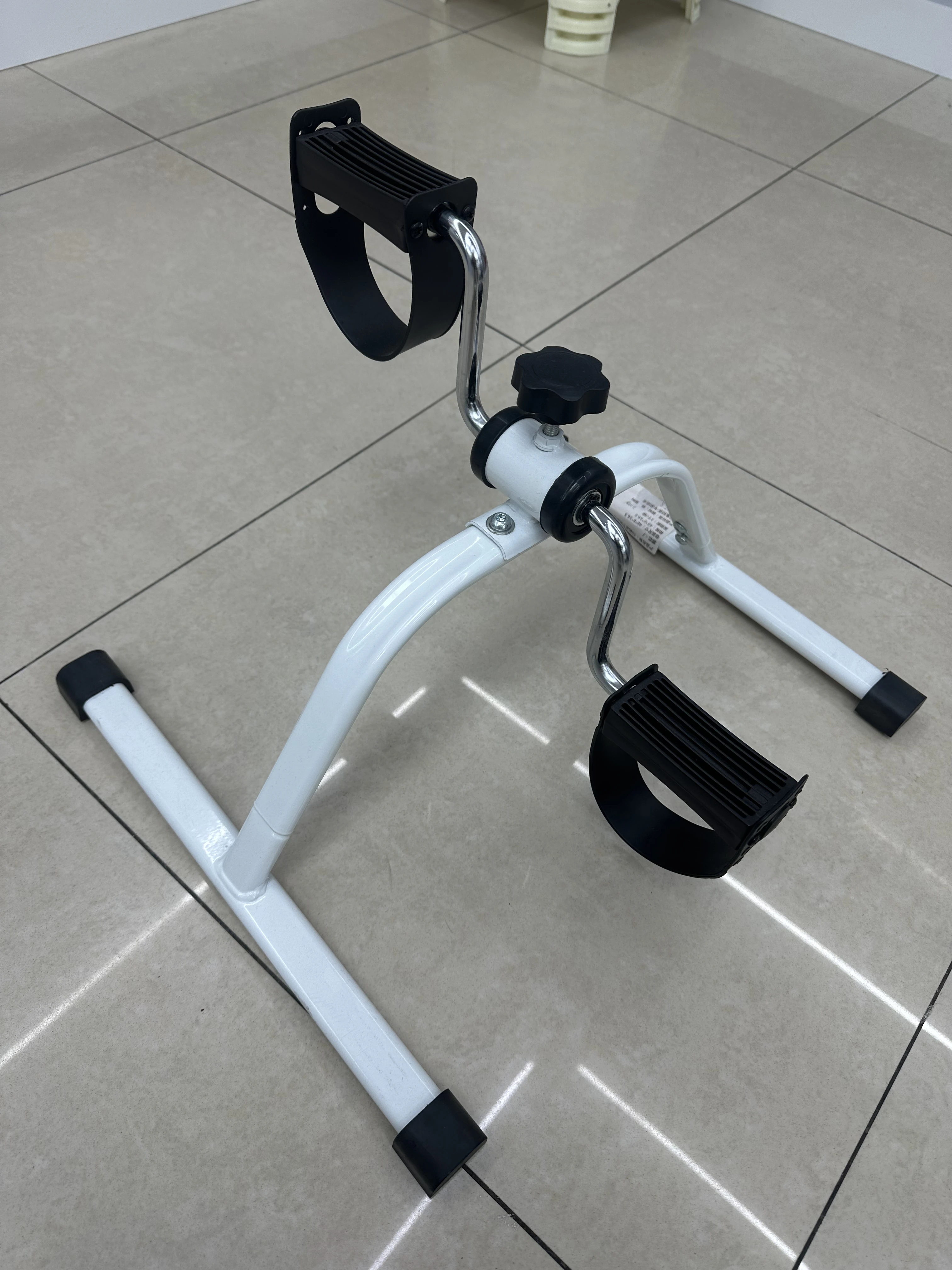 Mini Simple Bicycle Home Leg Machine Leg Trainer Rehabilitation Bicycle Pedal for The Elderly Foot Exercise Machine Foot Cycle