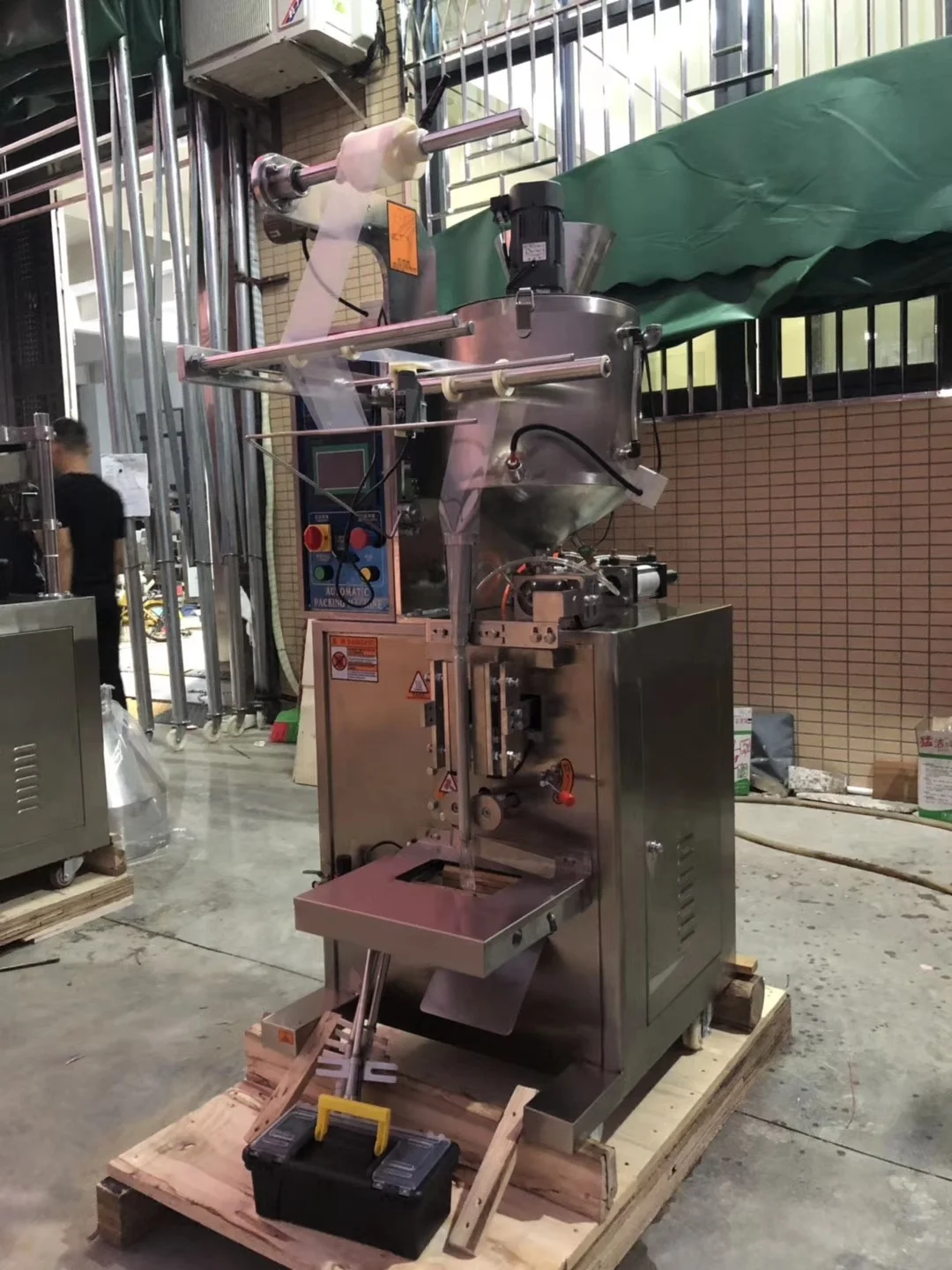 3 sides seal automatic paste packing machine for honey shampoo cream ketchup tomato sauce 30ml 50ml 100ml