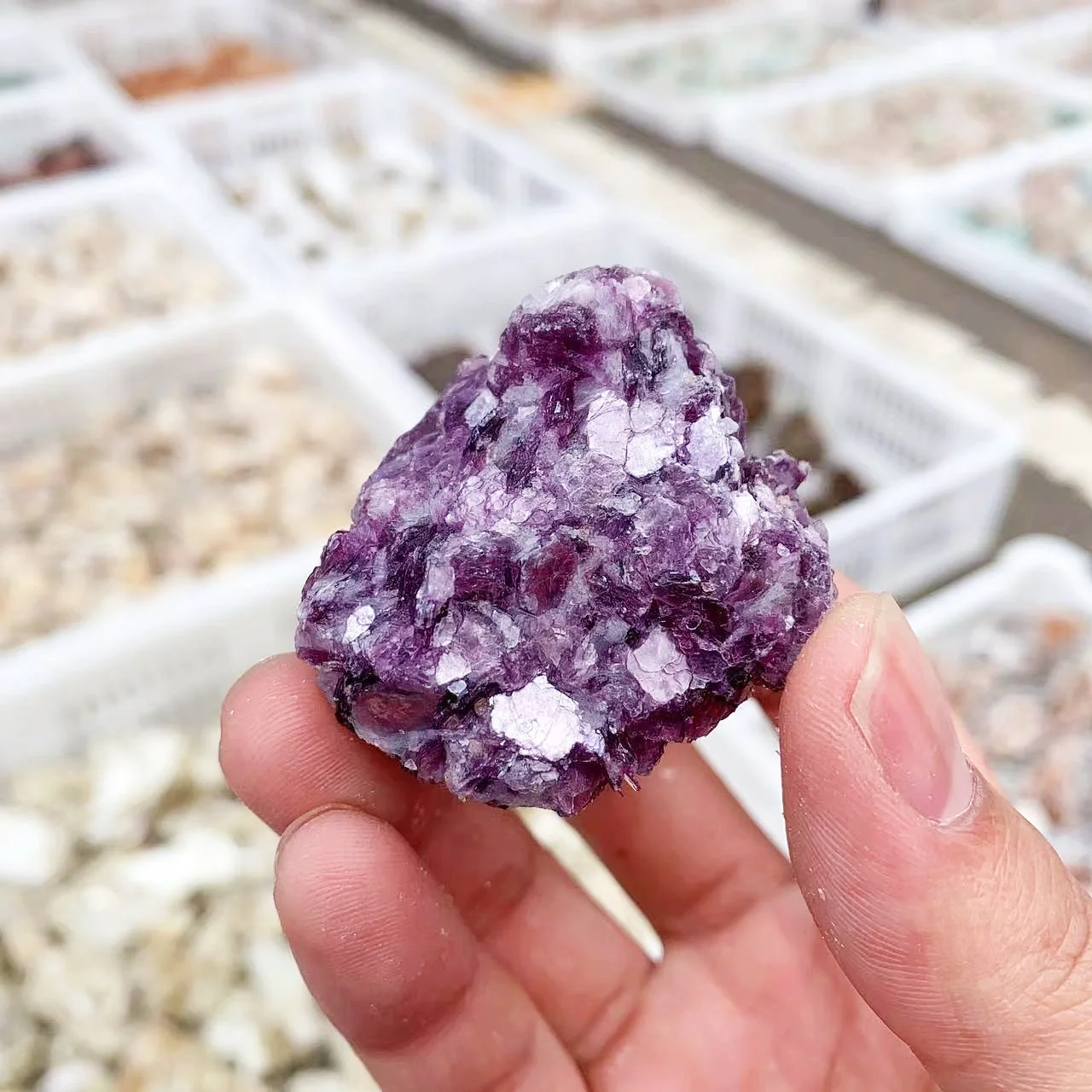 Natural Energ Rough Crystal Mineral Specimen Rare Purple Mica Raw Stone for Healing Decorate