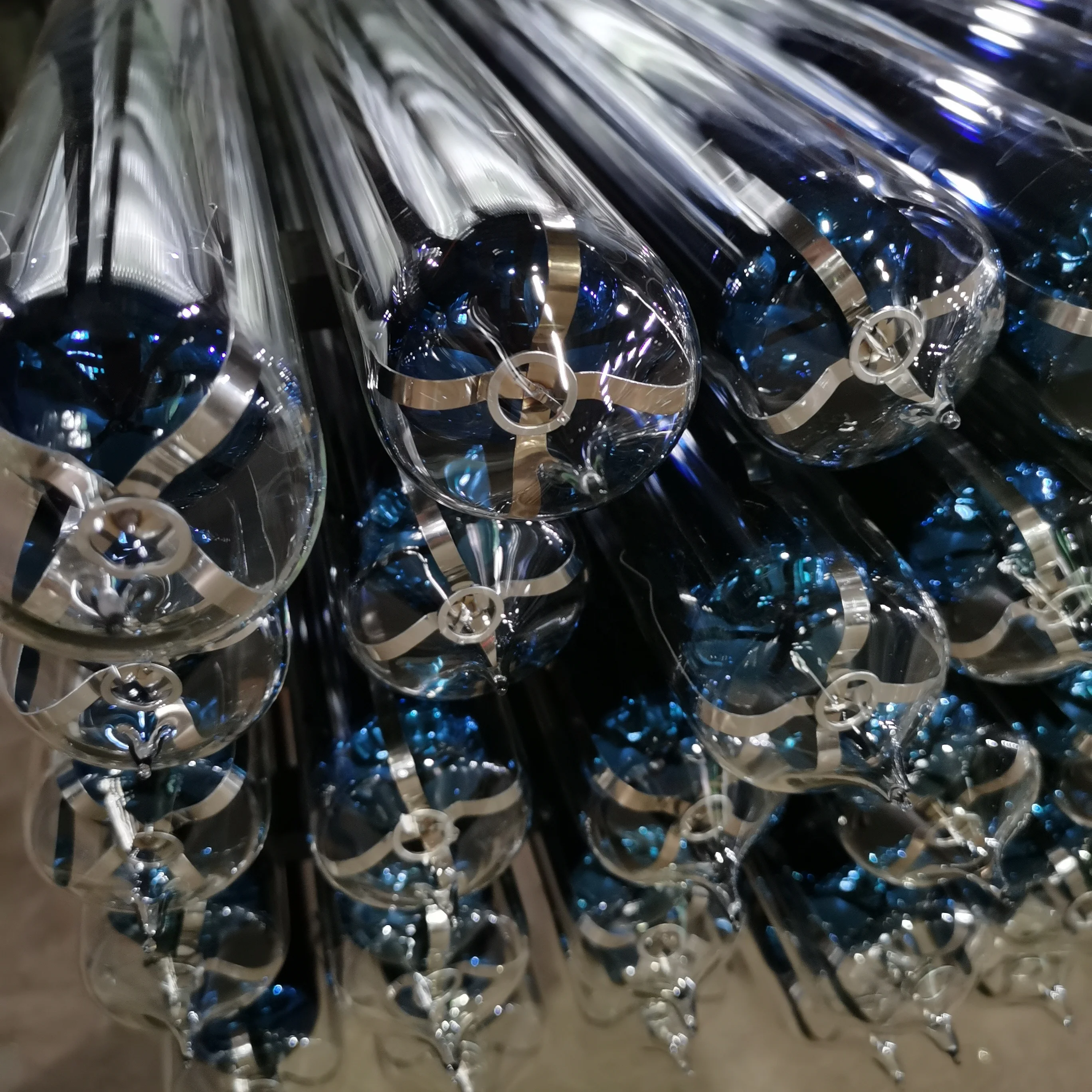 Энергосберегающая трехцелевая солнечная вакуумная трубка из стекла