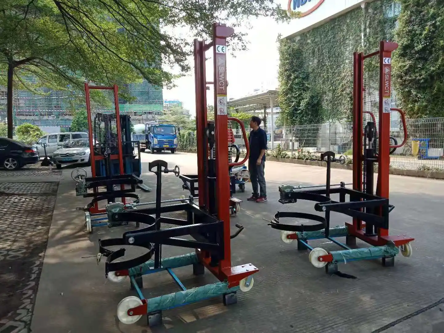 good price 350kg drum stacker operated drum lifters handling equipment